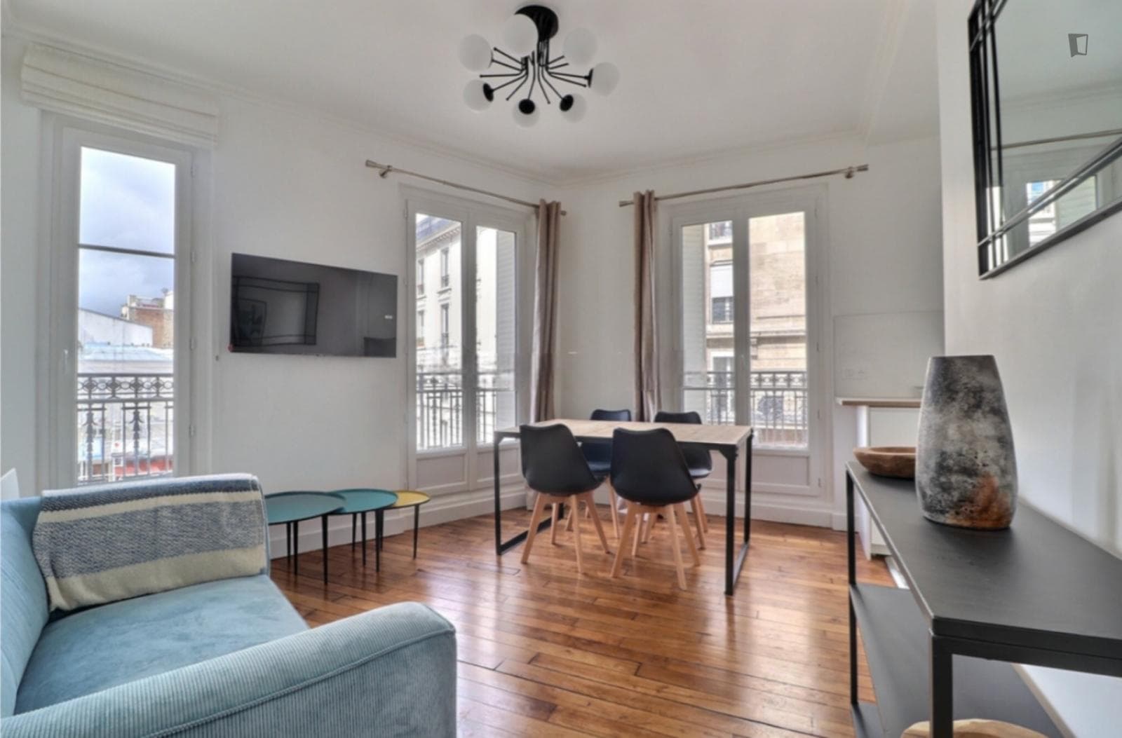 Brilliant 1-bedroom apartment near the Porte de Clignancourt metro photo 1