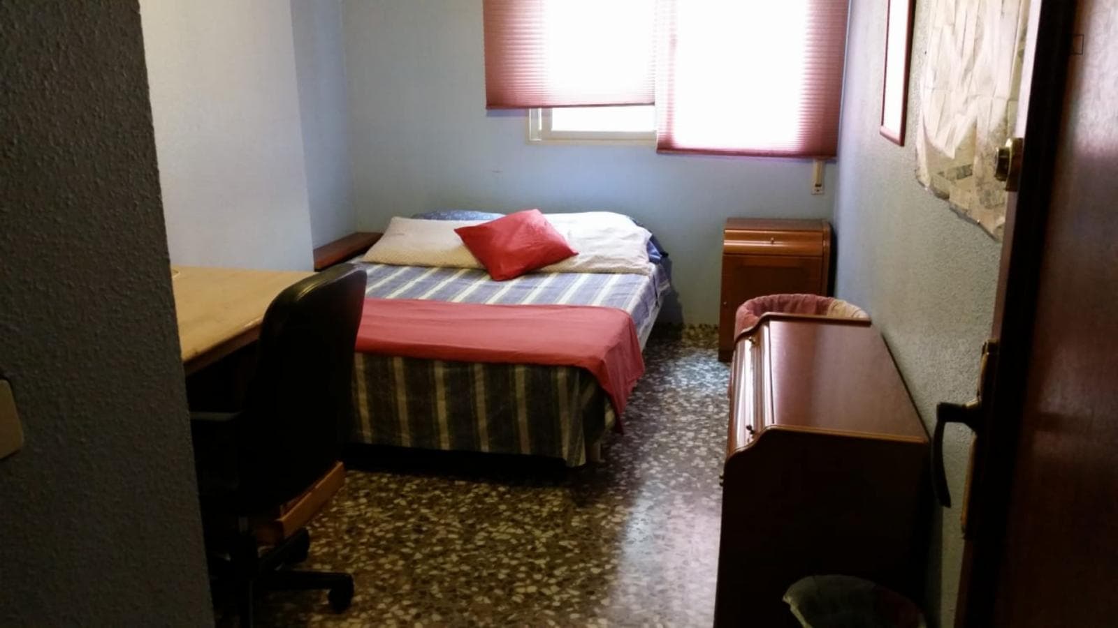 Classic Single Bedroom close to UCAM University photo 1