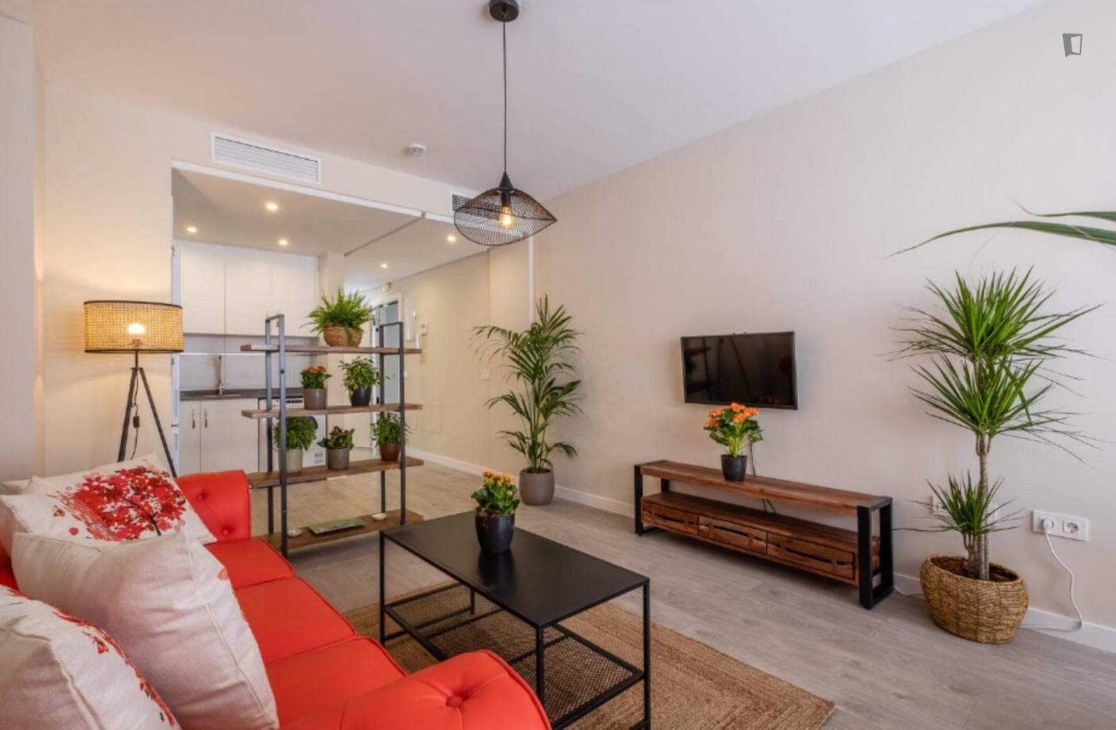 Inviting 2-bedroom apartment in Málaga  photo 1
