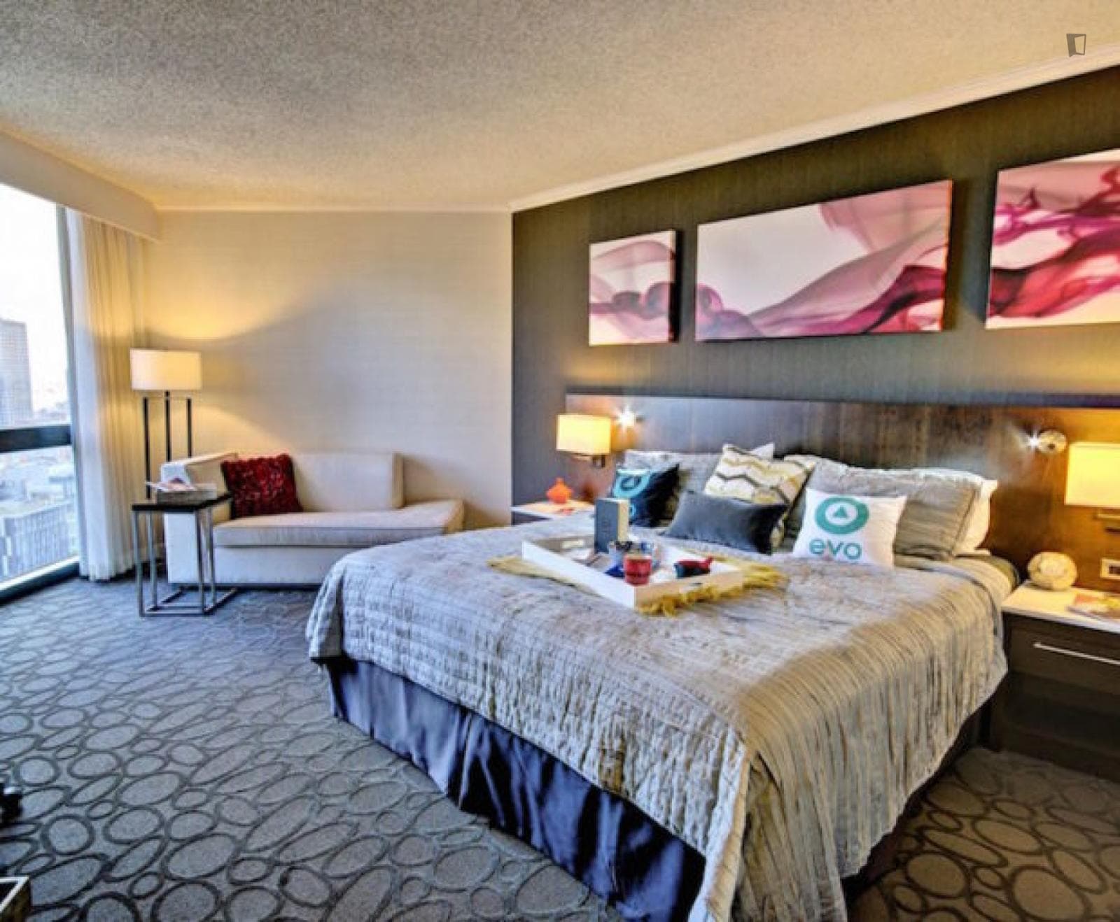 Bed in a cosy twin bedroom, in the International District photo 1