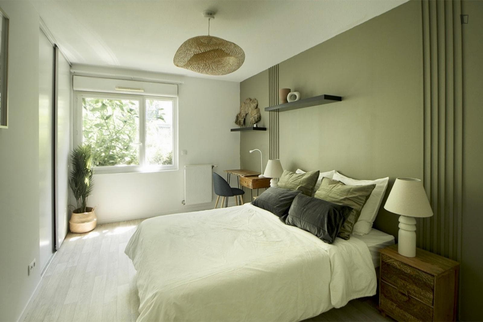 Contemporary-style 15 m² bedroom for rent in coliving at the gates of Bordeaux - B017 photo 1