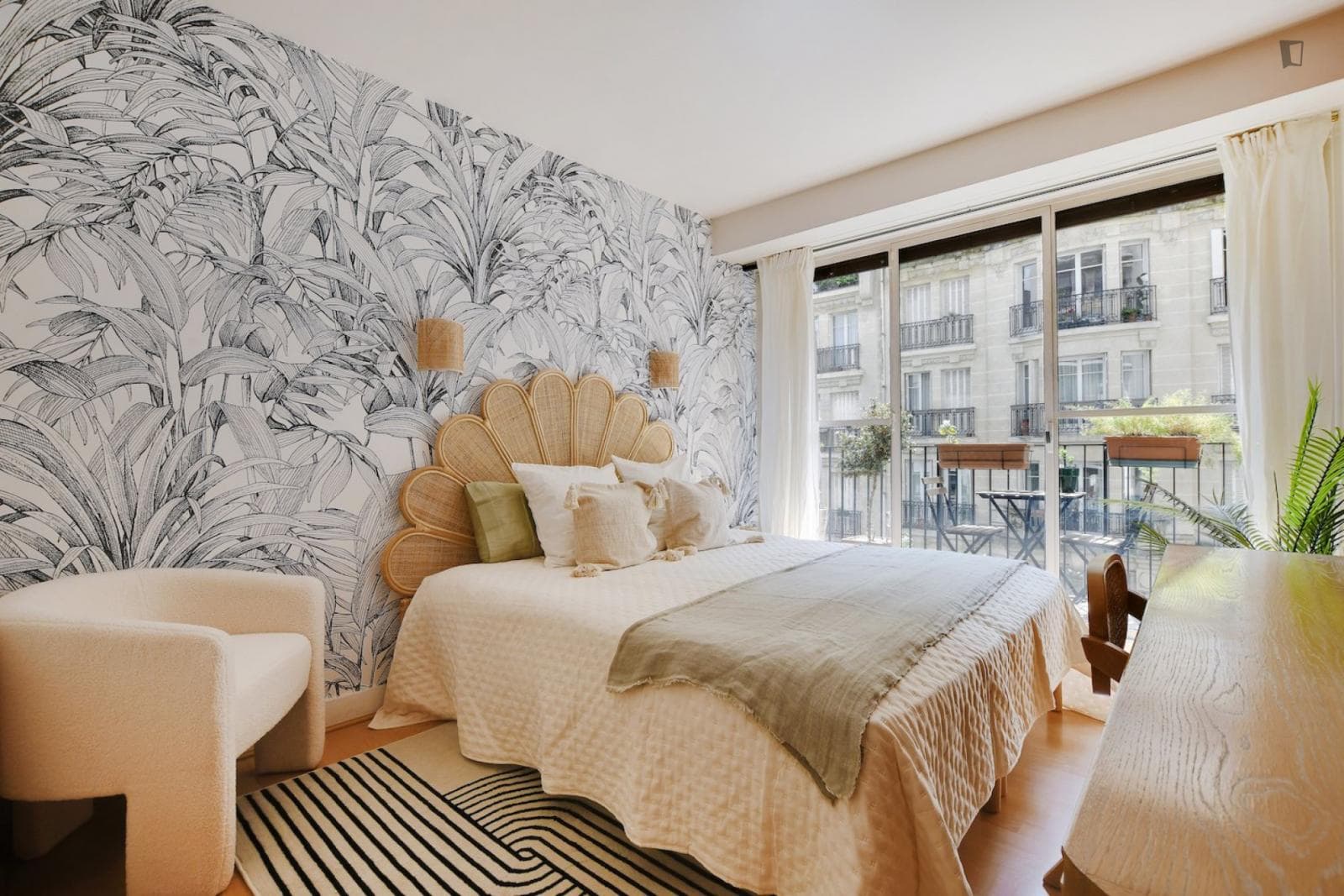 Move into this beautiful 13 m² room for rent in the heart of Paris - PA112 photo 1