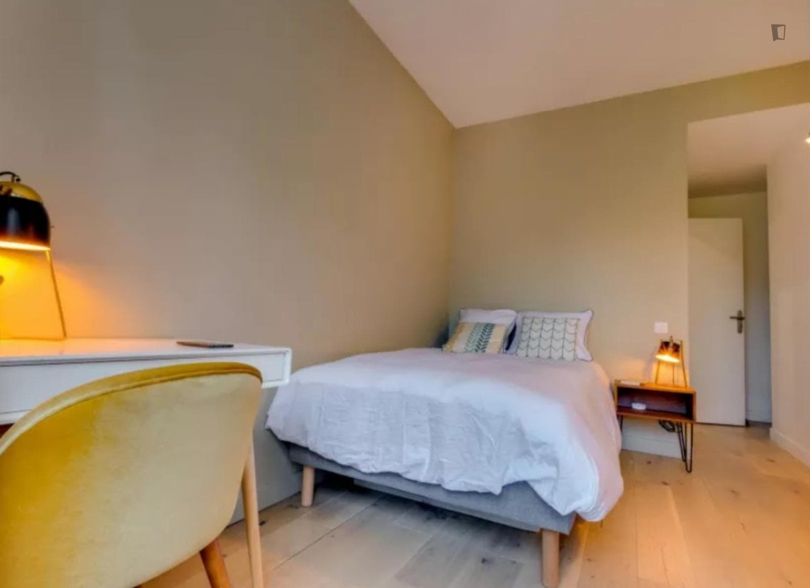 Cosy double ensuite bedroom not very far from Creteil - University metro station photo 1