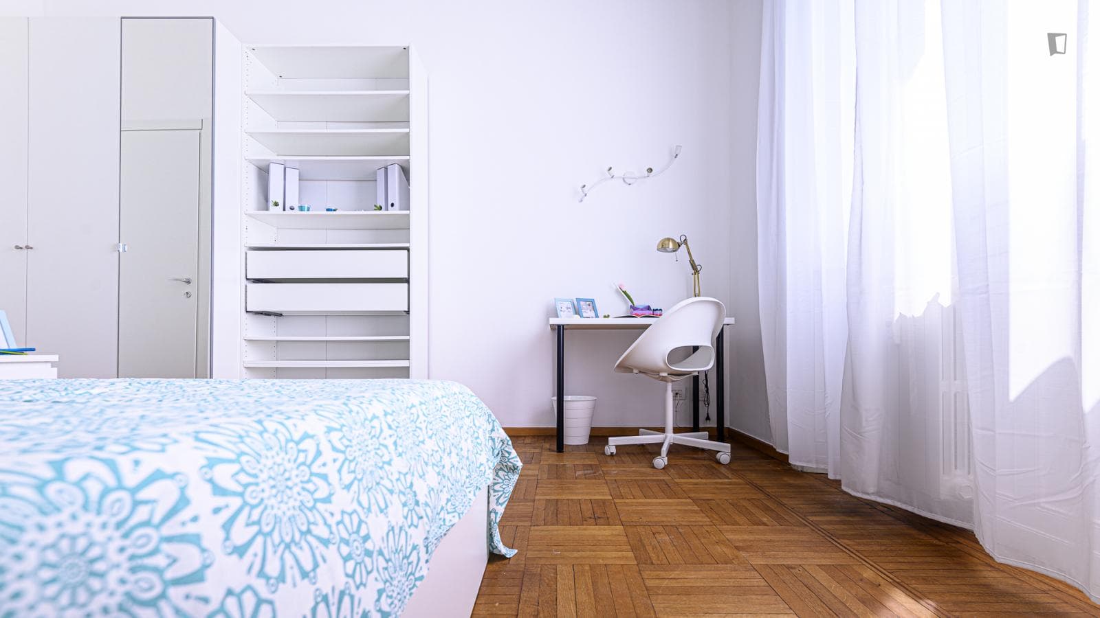 Nice double bedroom near Università Bocconi photo 1