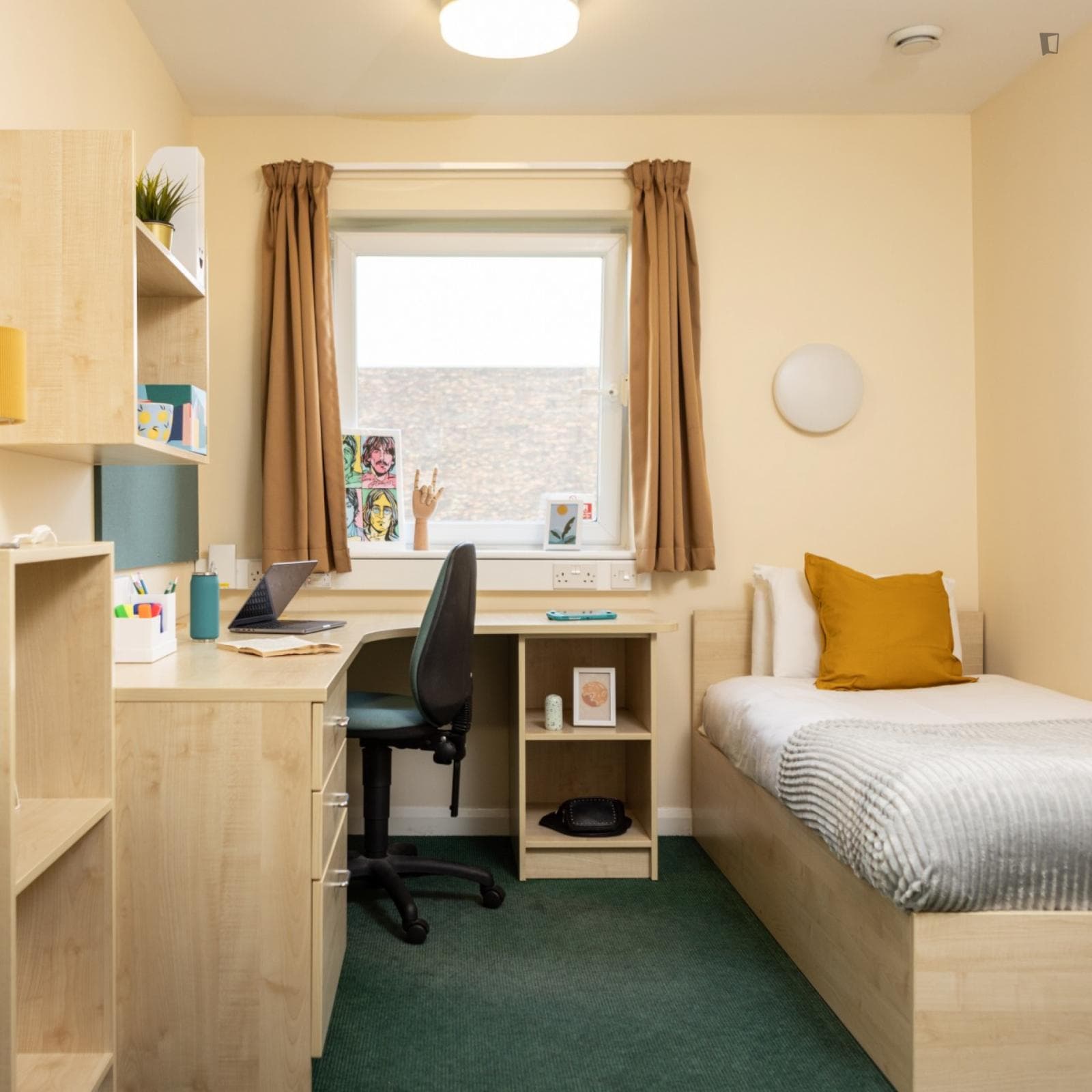 Cosy double ensuite in Newport photo 1