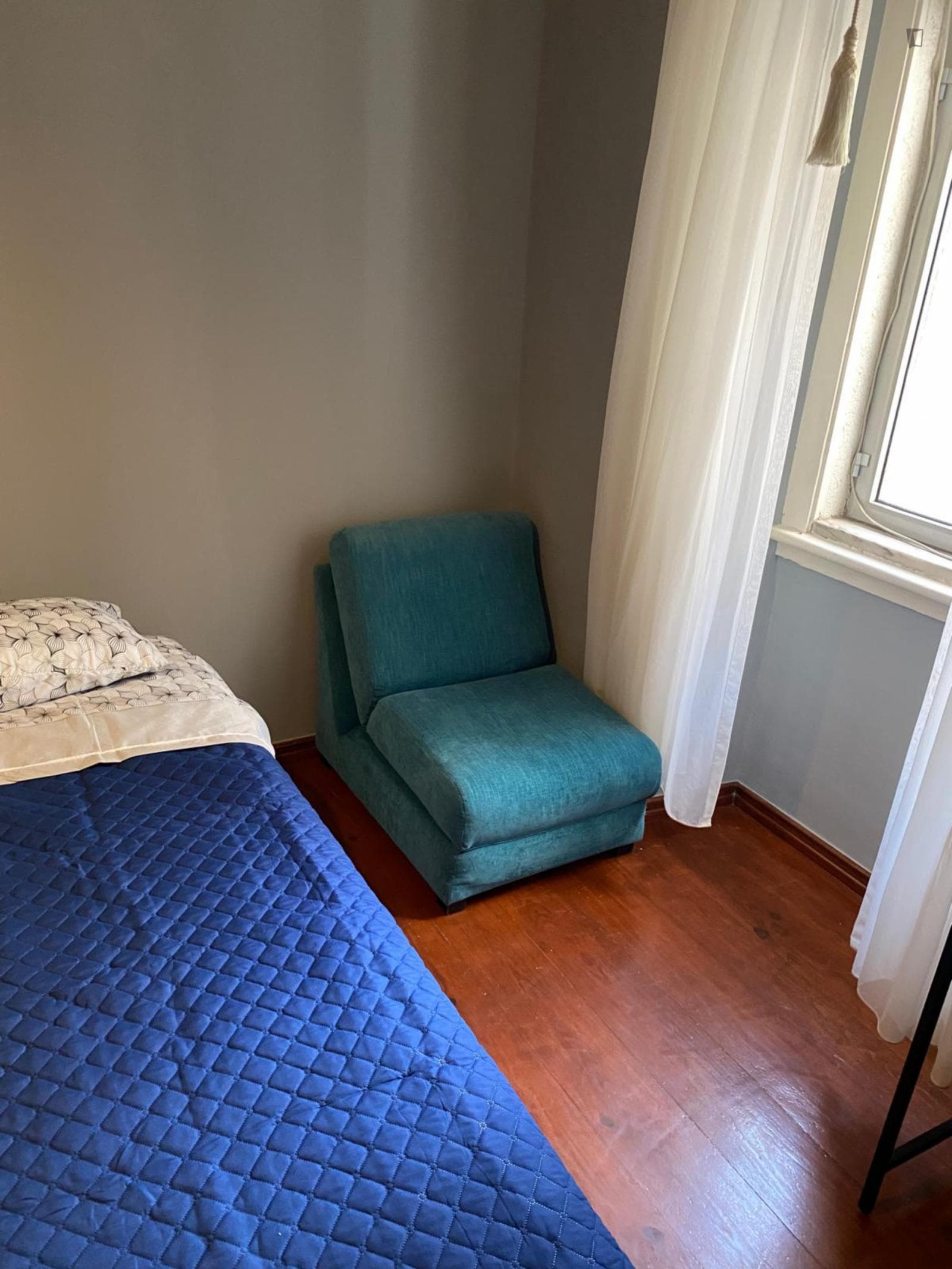 Spacious Double Bedroom close to NOVA Medical School photo 1