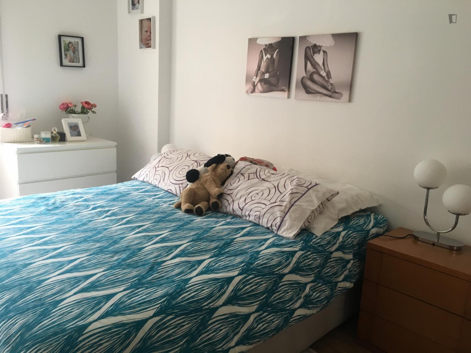 Comfortable double bedroom in Odivelas photo 1