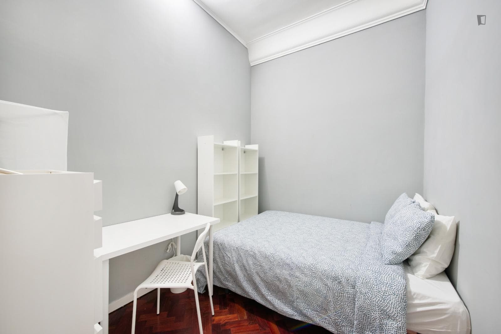 Snug double bedroom in Saldaha photo 1