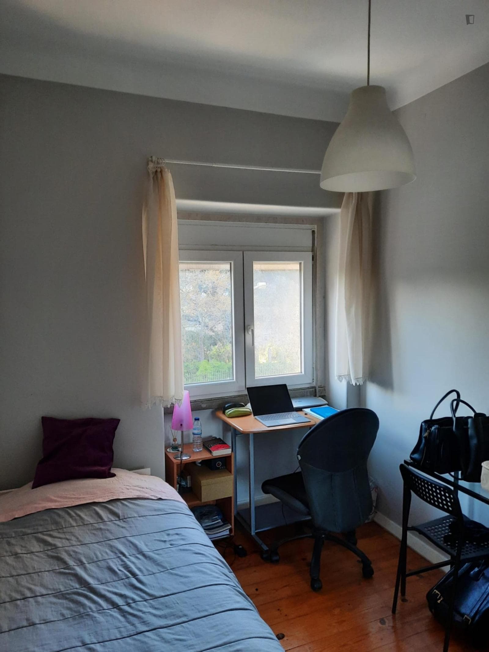 Comfy Room with Double Bed Alvalade metro station photo 1