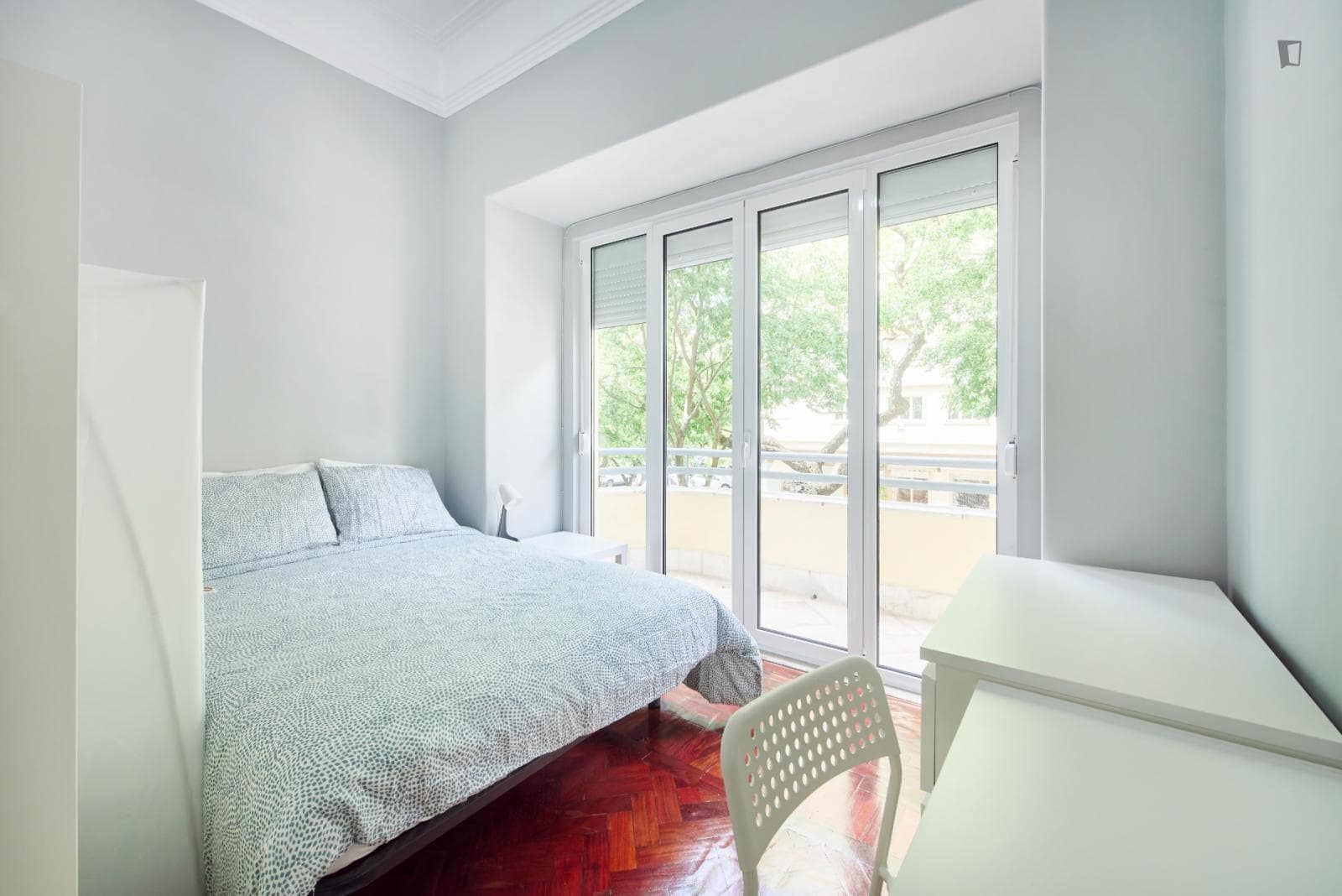 Breezy doubel bedroom with a balcony, in Saldanha photo 1
