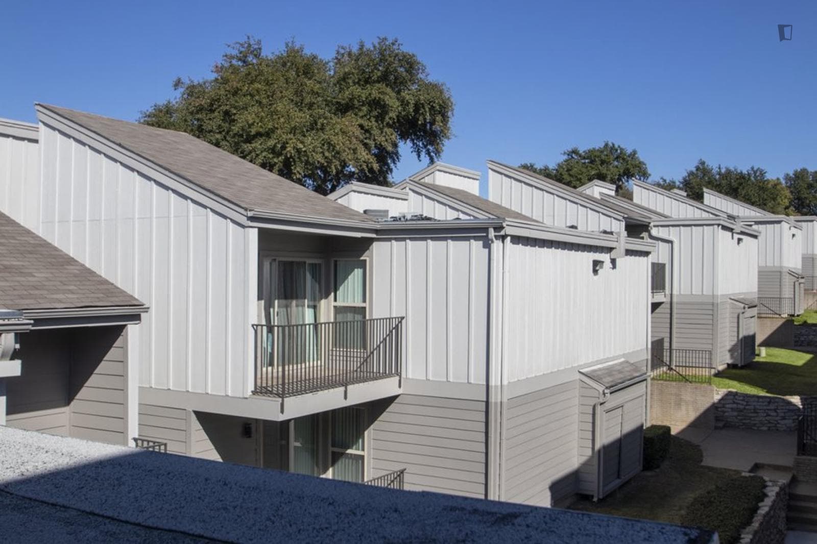 Lovely 1-bedroom apartment near White Rock Creek Greenbelt photo 1