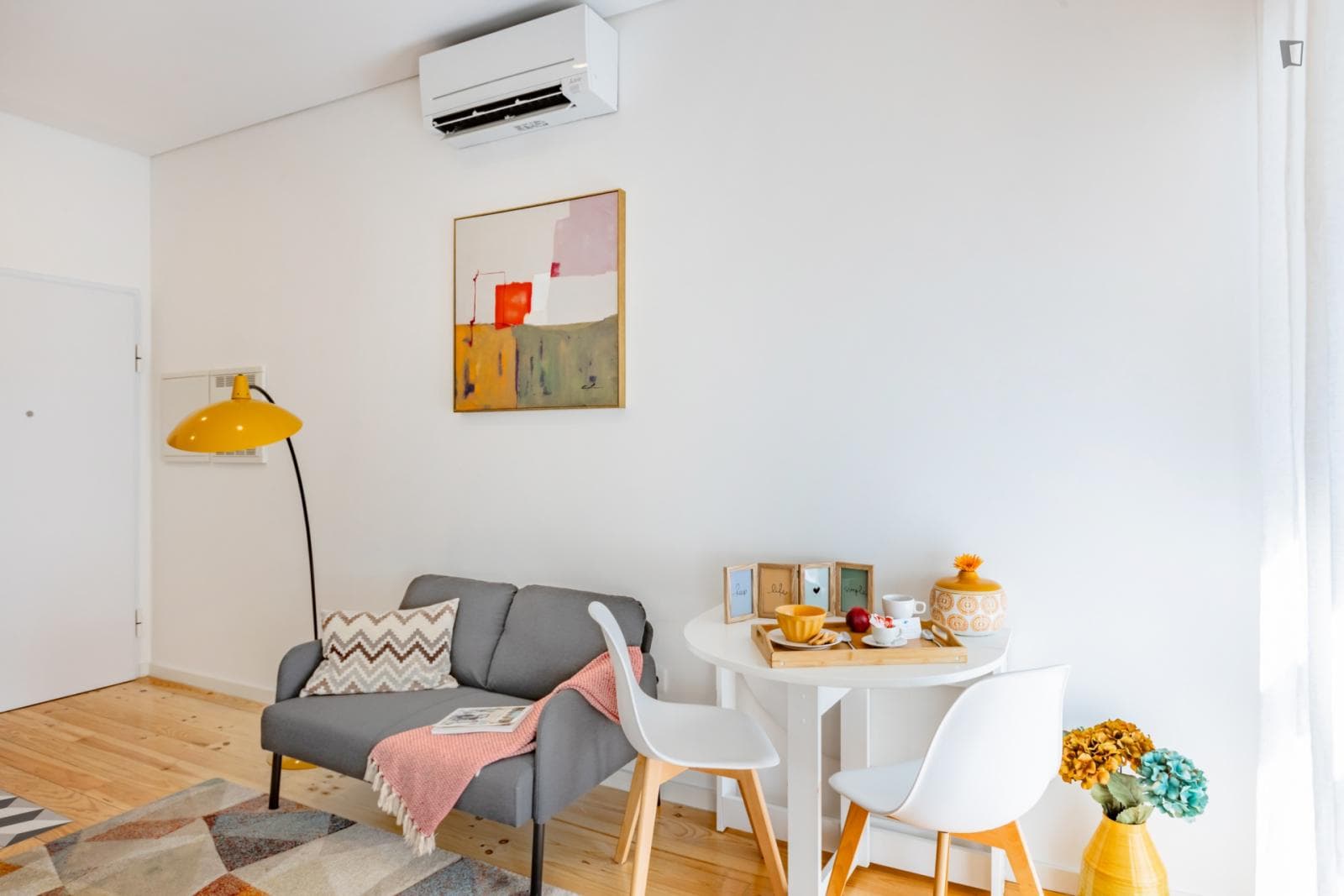 Sunny 1-bedroom apartment in Bonfim photo 1