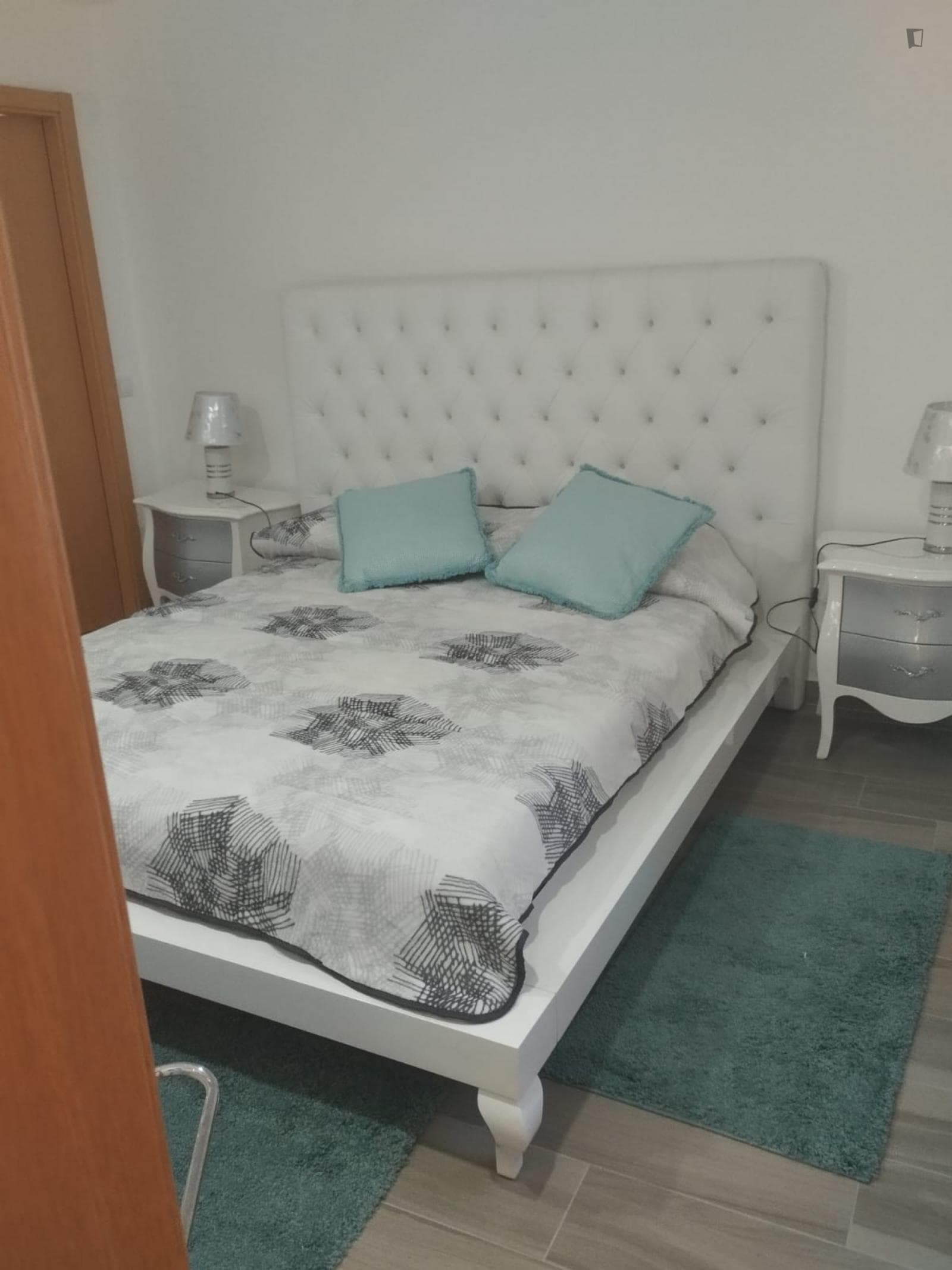 Spacious double ensuite bedroom in Carapita photo 1