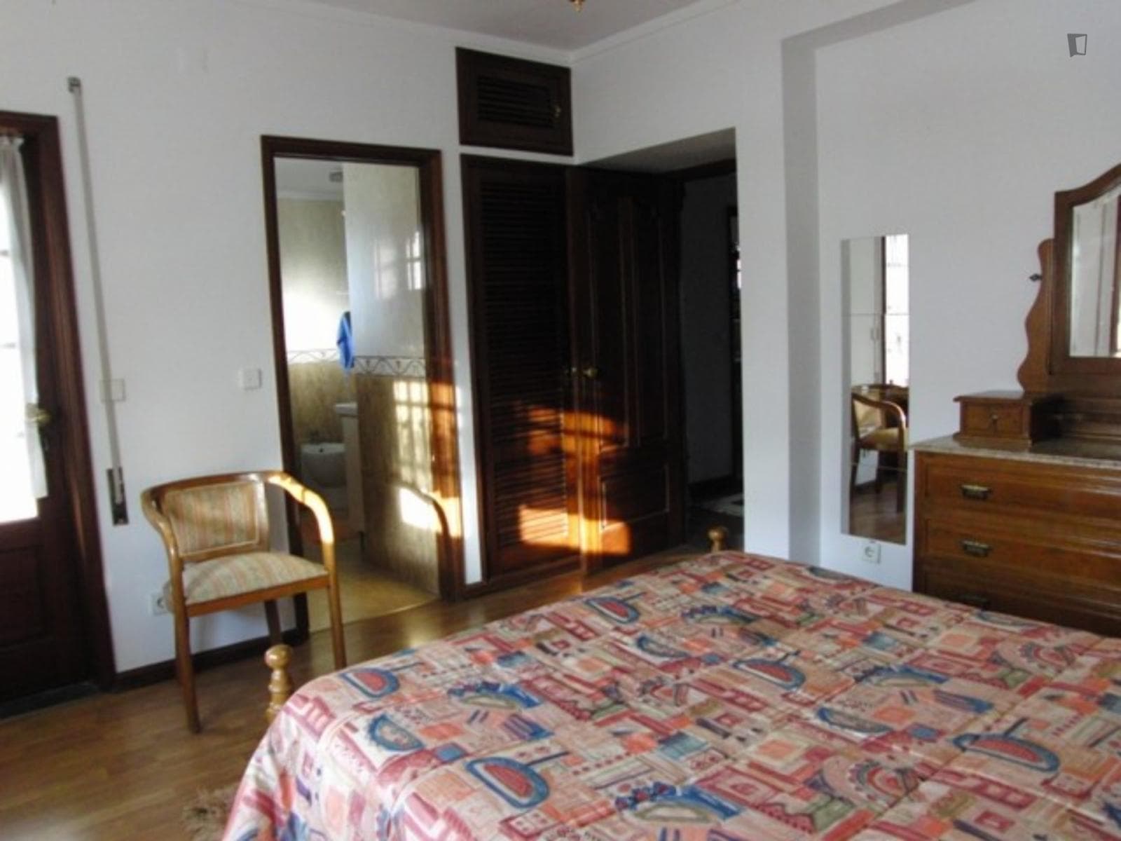 Nice double ensuite bedroom in Praia de Miramar photo 1