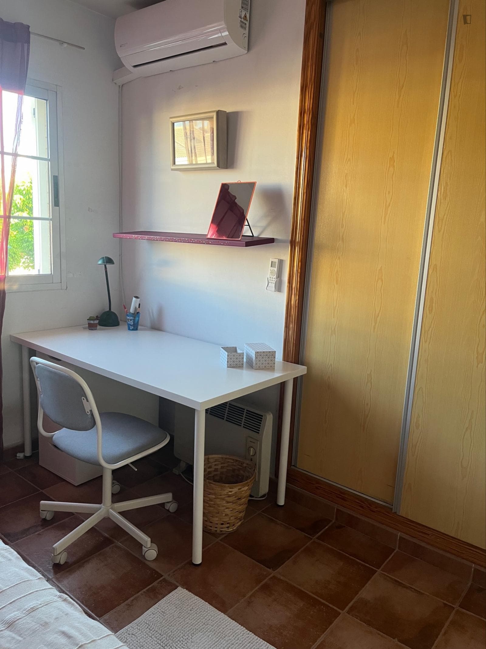 Bright and spacious exterior room with air conditioning in house close to University of Murcia photo 1
