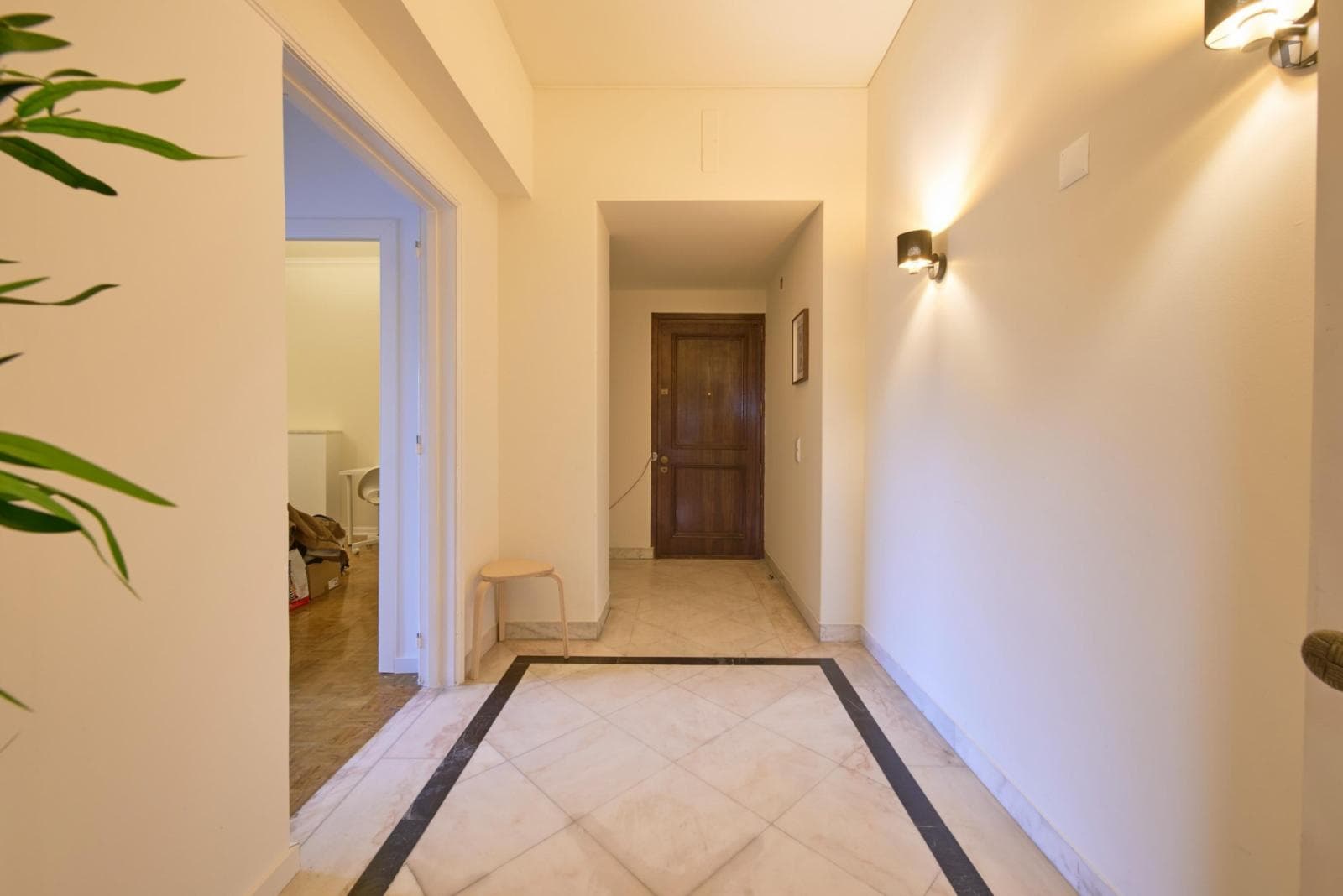 Inviting double bedroom close to the Campo grande metro photo 1