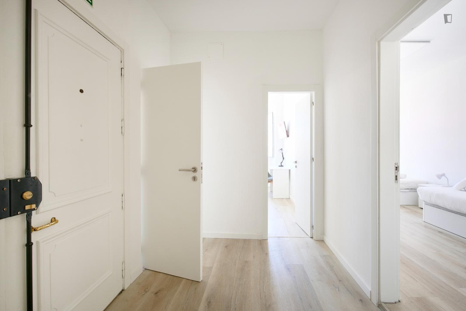 Nice Single Bedroom in Arroios Neighborhood photo 1