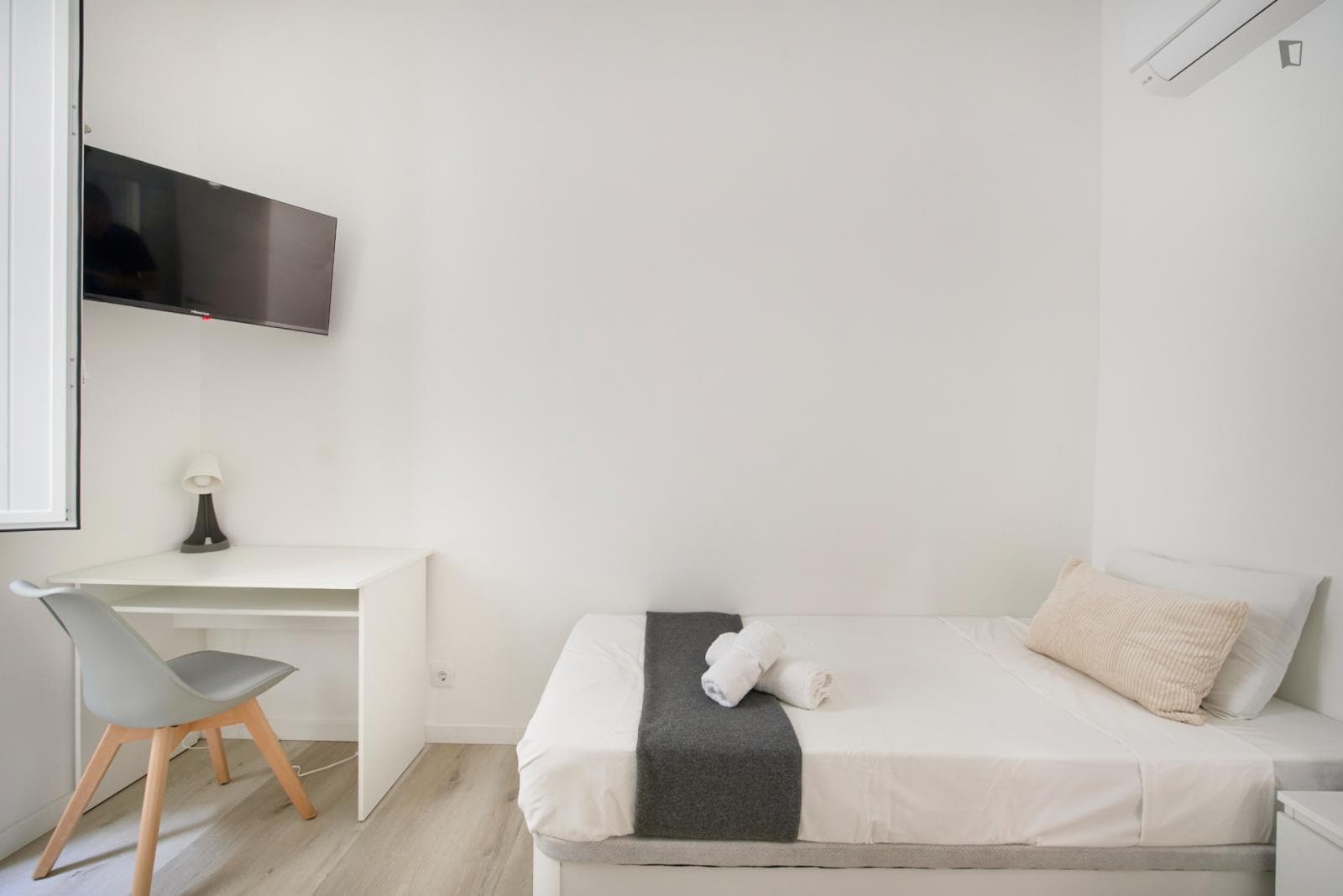 Neat Single Bedroom in Arroios Neighborhood photo 1