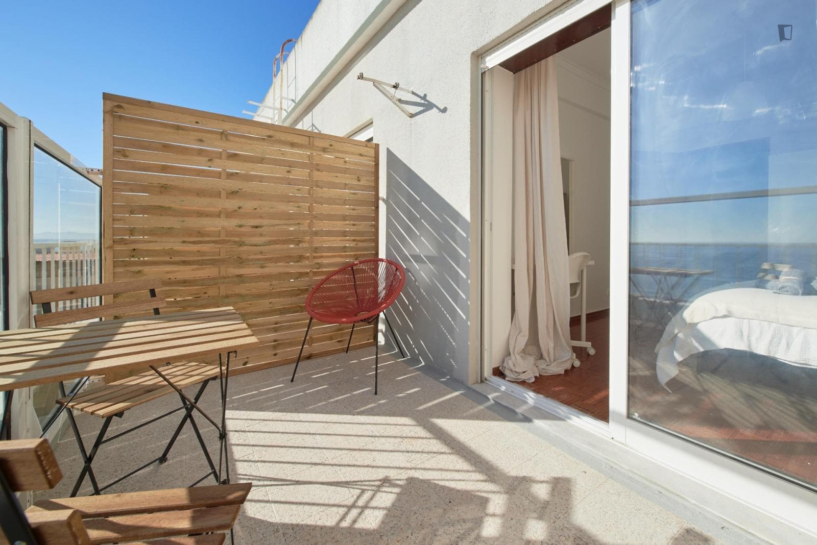 Splendid Double Bedroom Close To Cacilhas Ferry-Boat Terminal photo 1