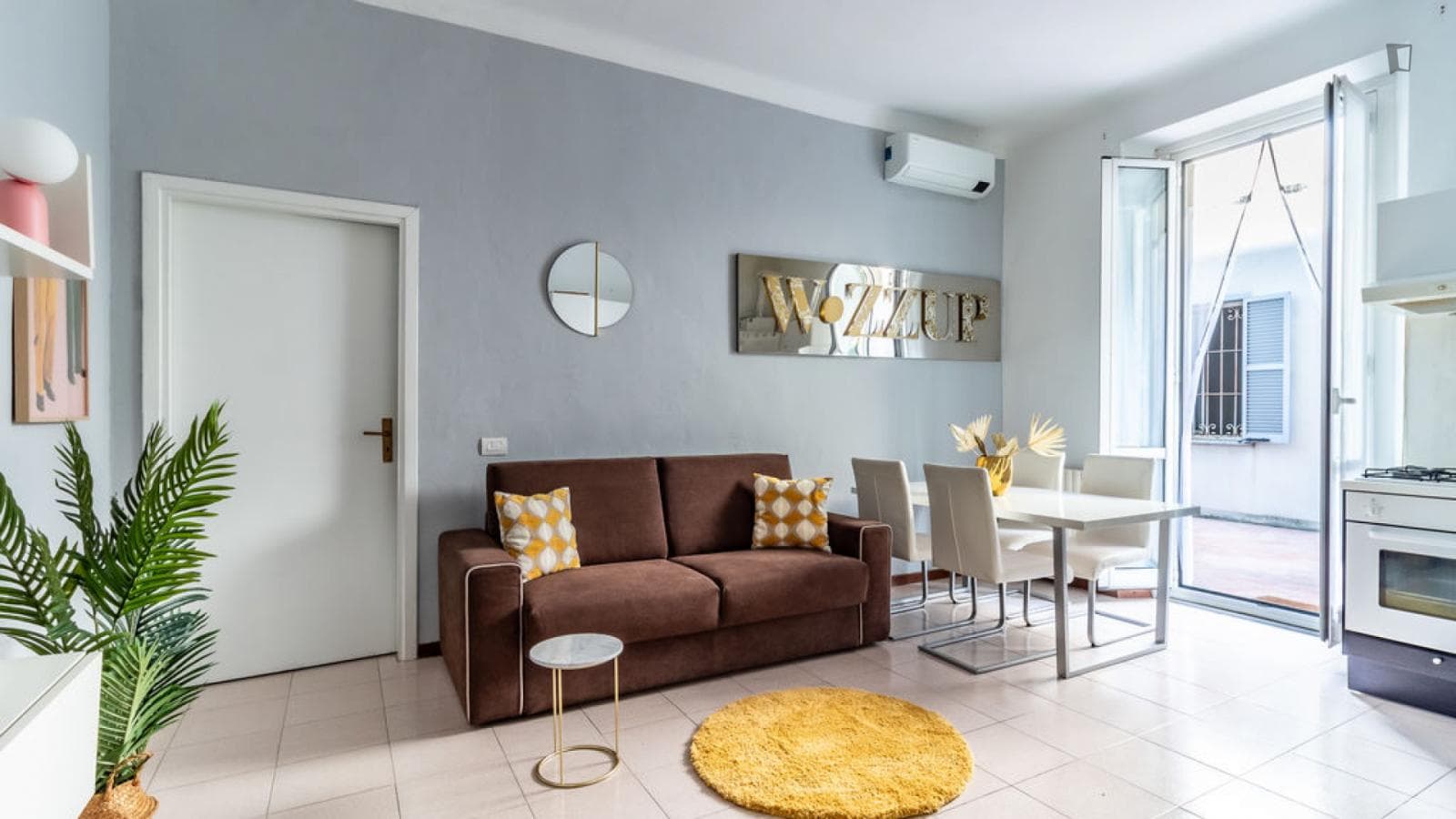 Charming 1-bedroom apartment near the Isola metro  photo 1
