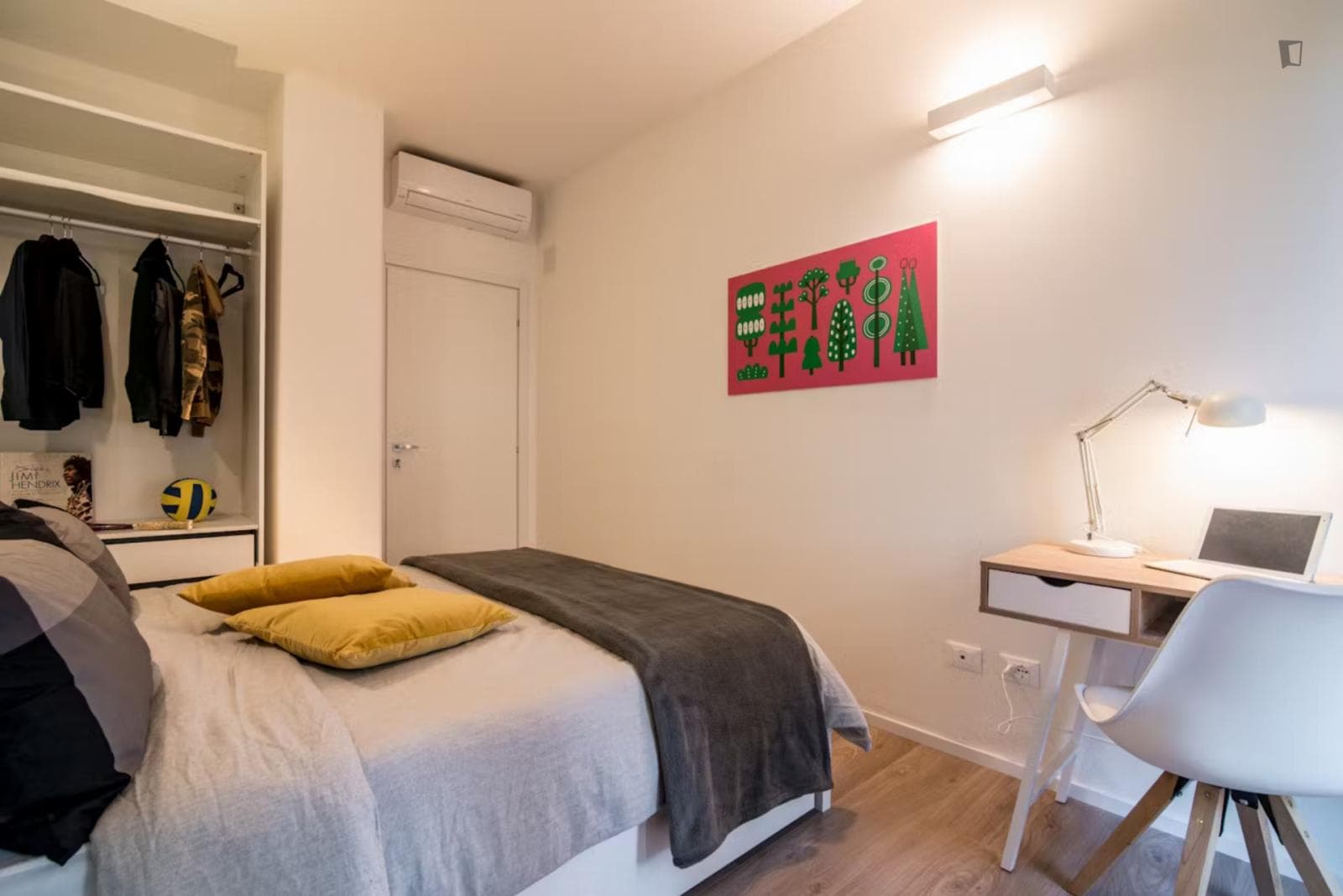 Property photo thumbnail