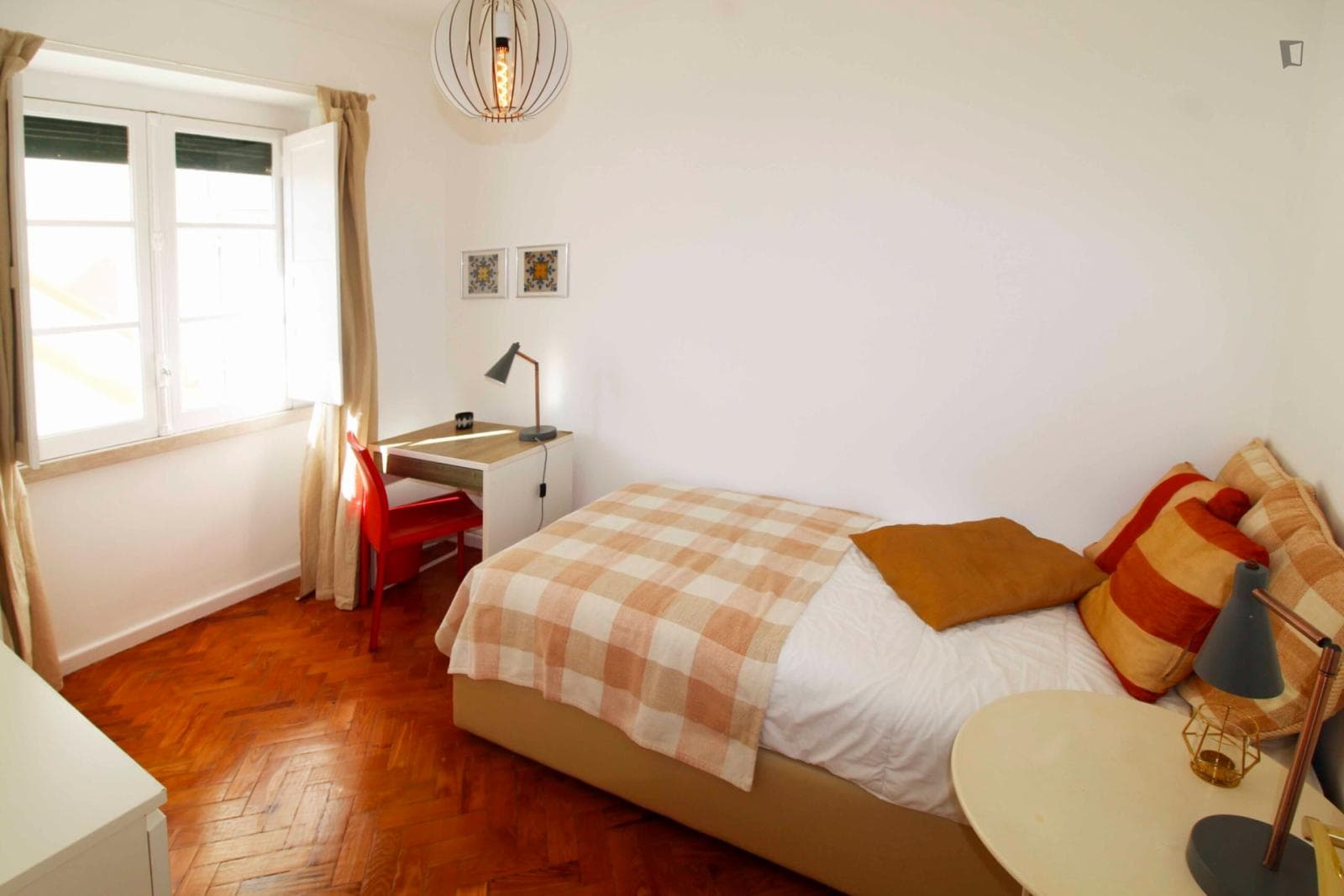 Inviting single bedroom in Santga Apolónia photo 1