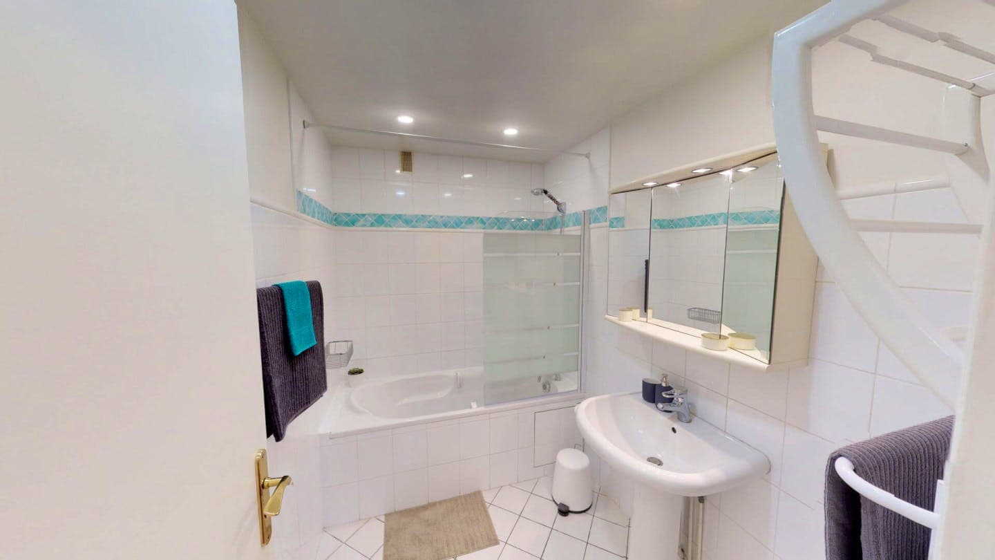 Comfortable Bright Apt. close to Exelmans Metro Station photo 1