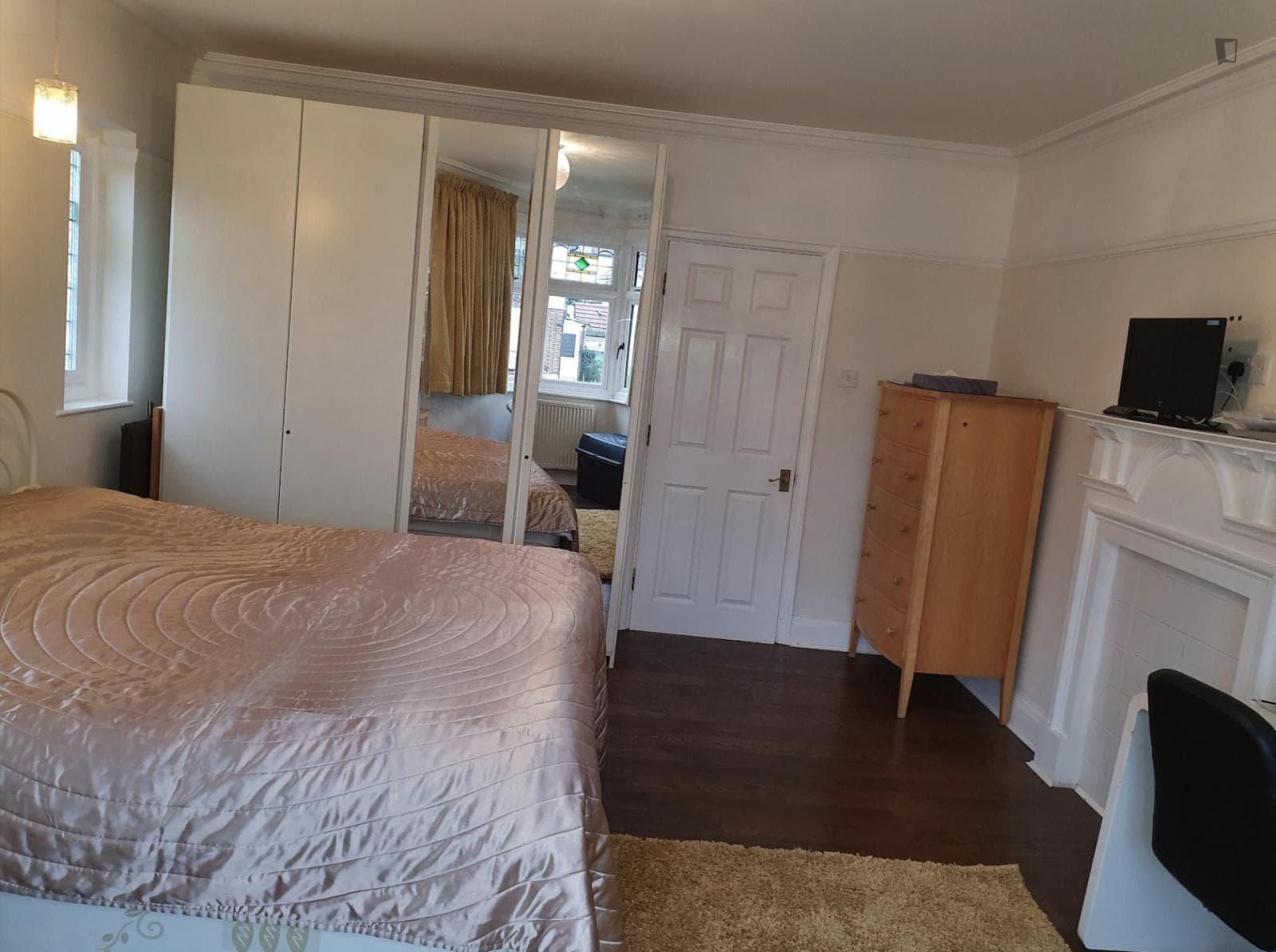 Lovely double bedroom in Harrow - Bedroom 2 photo 1