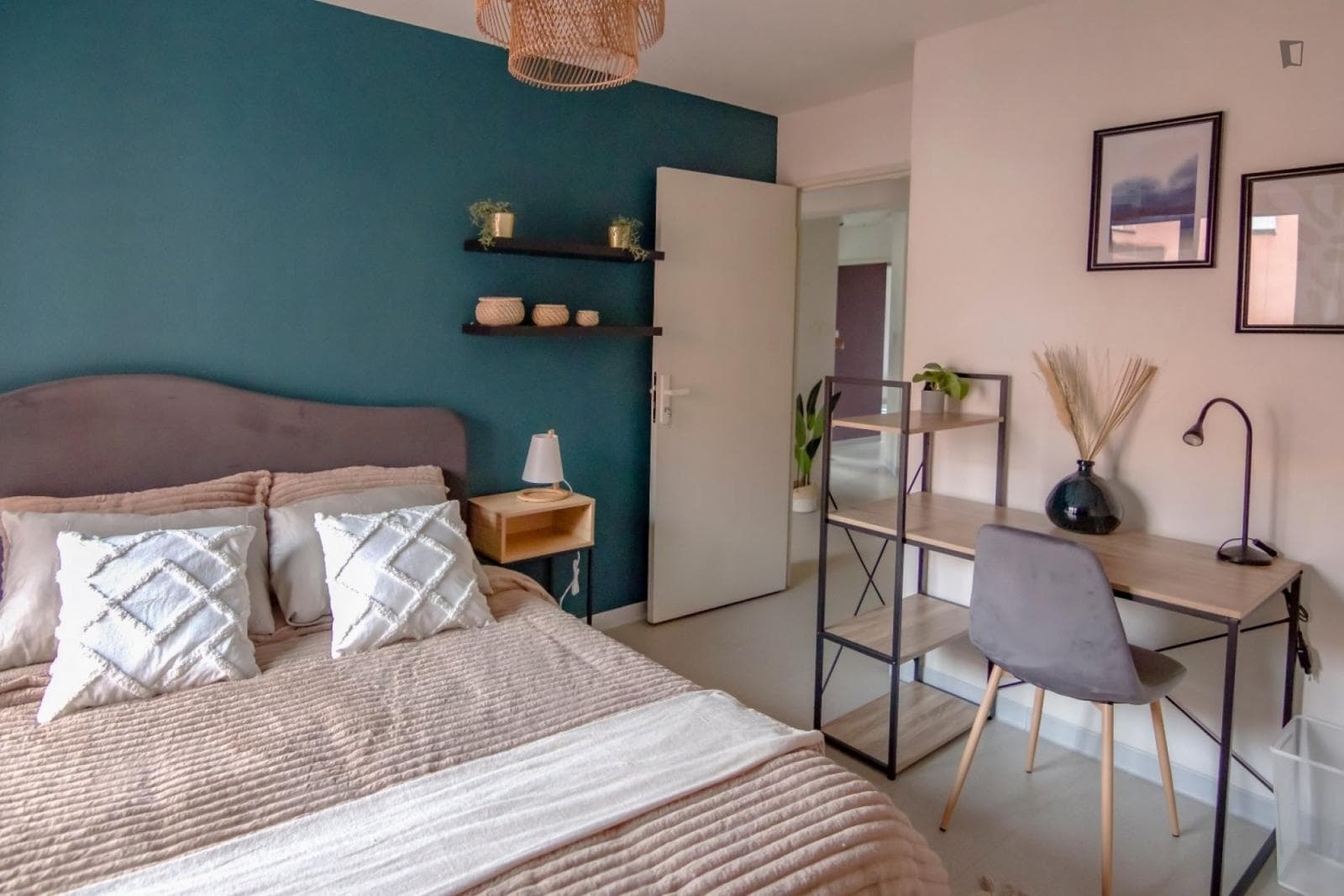 Move into this 11 m² room for rent in Strasbourg - ST102 photo 1