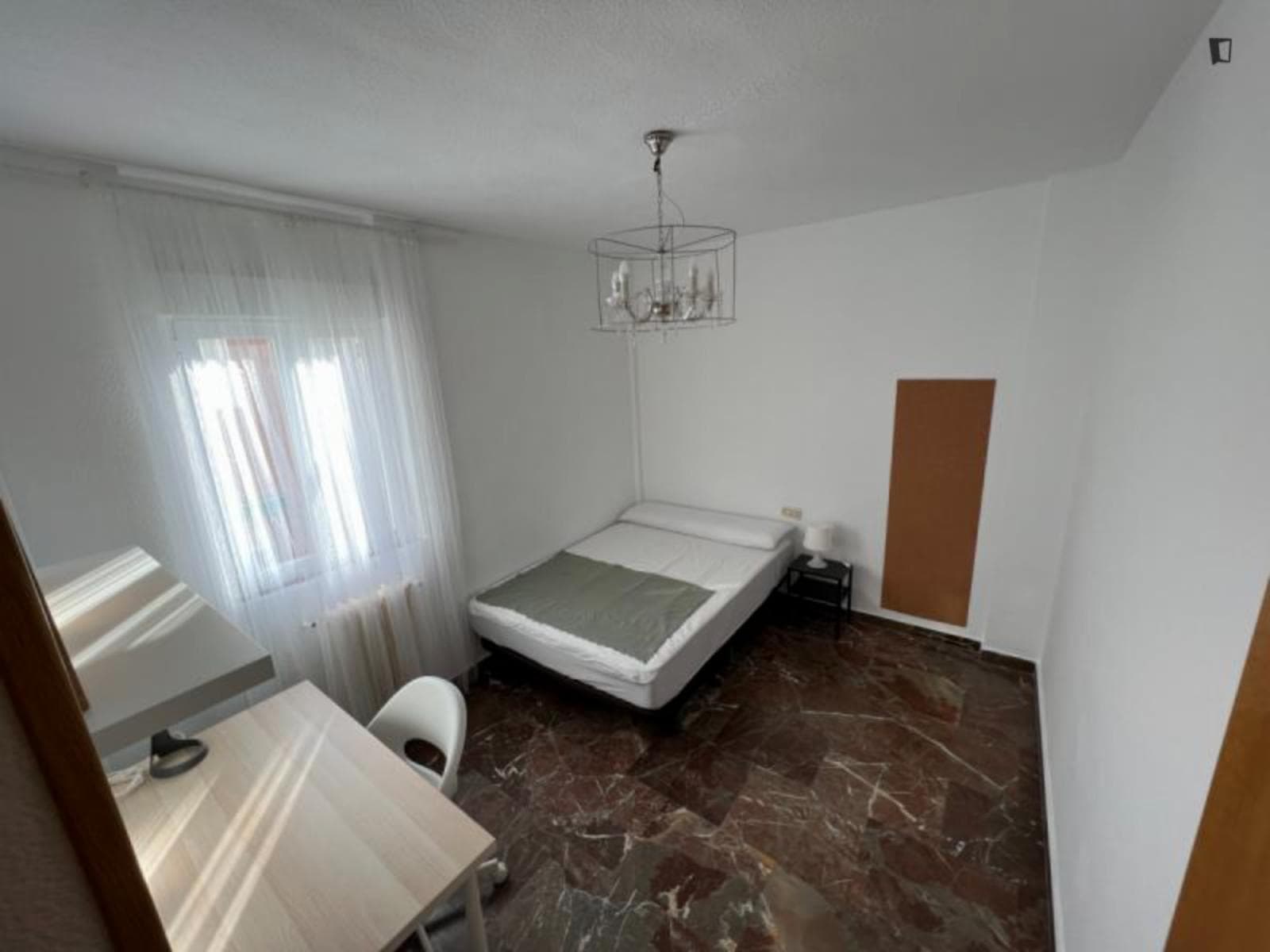 Cozy double bedroom close to the Faculty of Translation and Interpreting of University of Granada photo 1