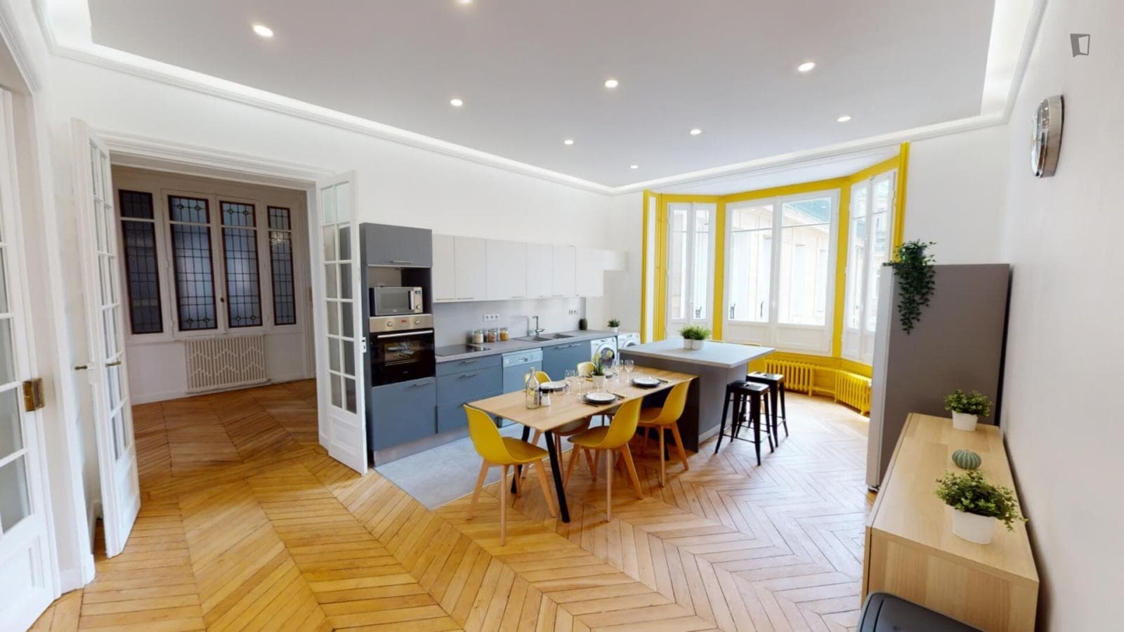 Enjoyable double bedroom near the Pont Cardinet train station photo 1