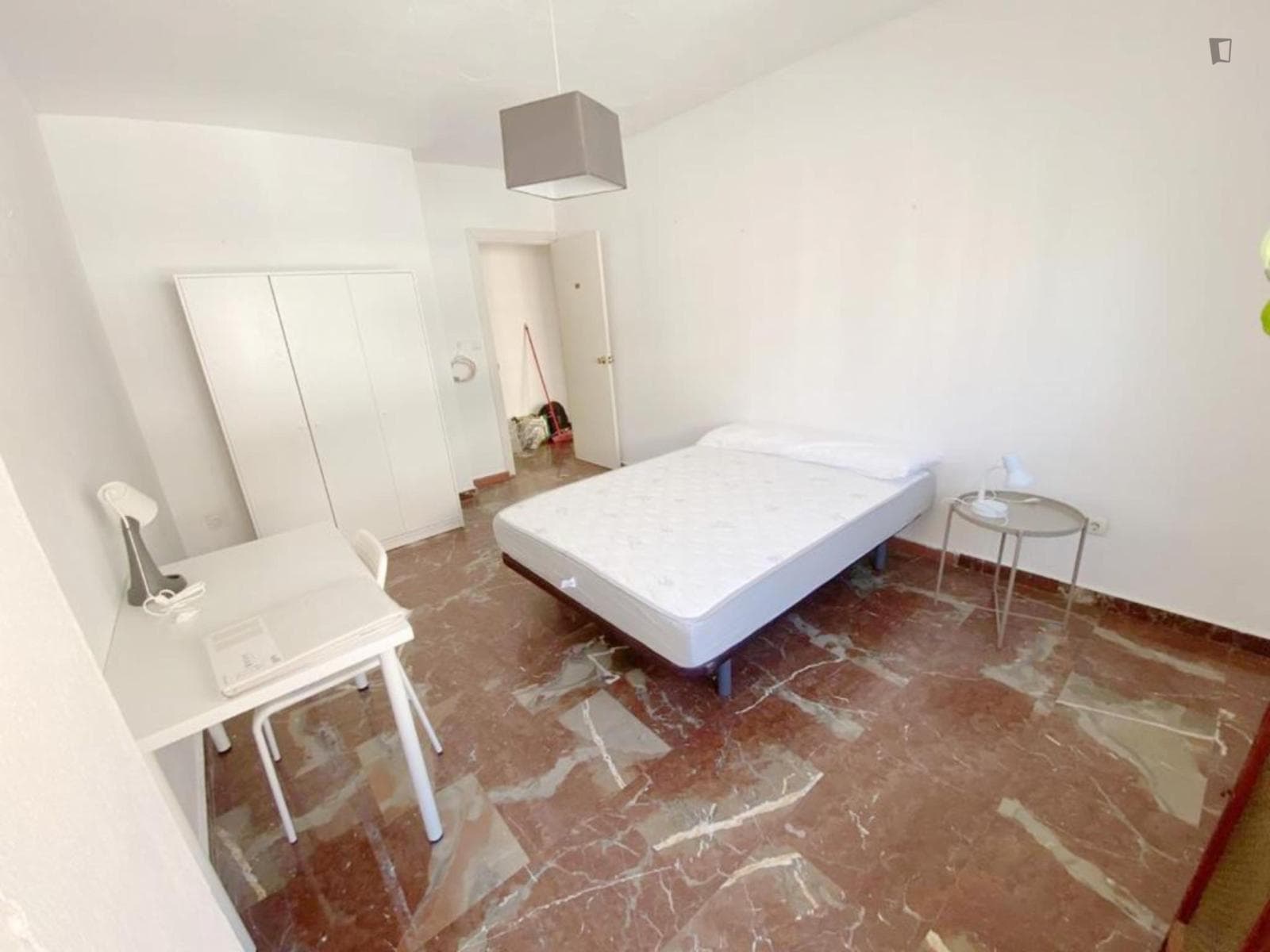 Cool double bedroom close to Granada city center photo 1
