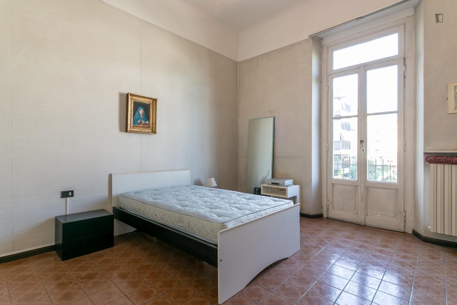 Attractive double ensuite bedroom in Lodi-Brenta photo 1