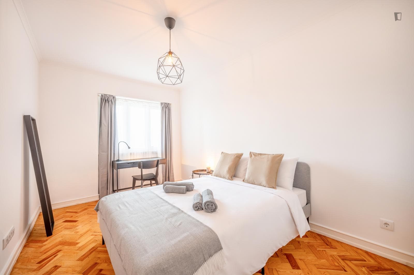 Very nice double bedroom near Instituto Superior Técnico photo 1