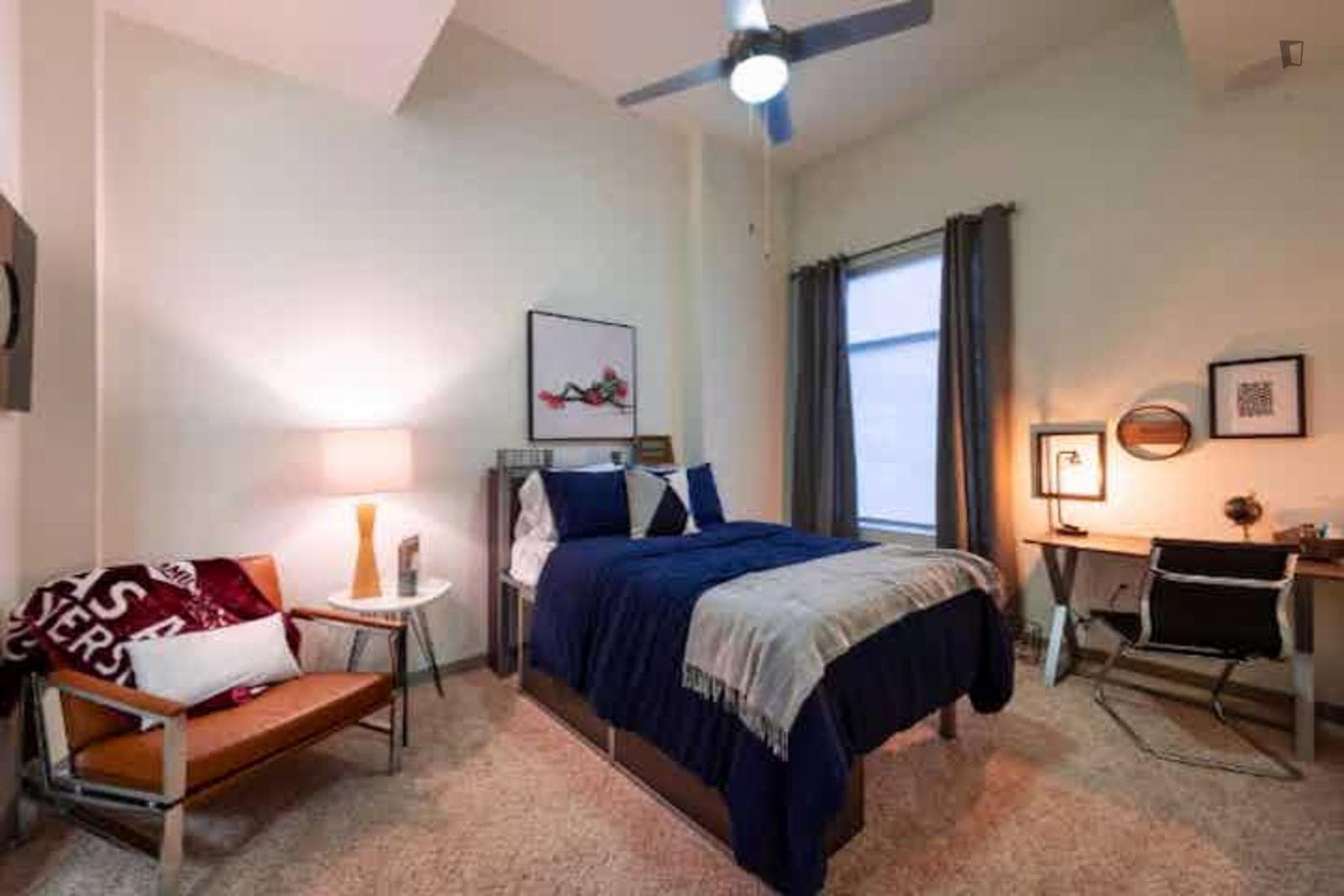 Comfy double ensuite bedroom just steps from Texas A&M University photo 1
