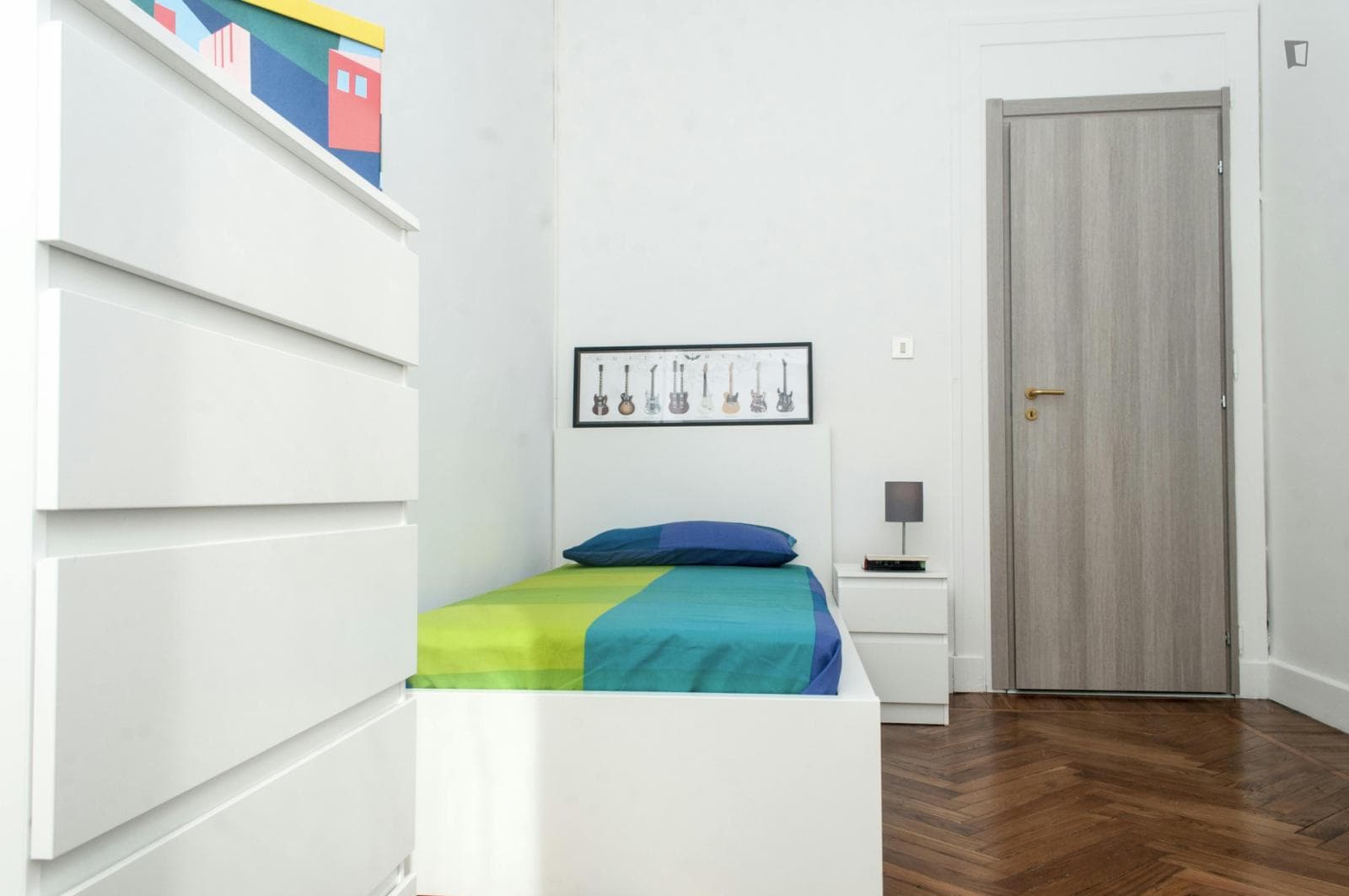 Single bedroom in a 6-bedroom flat near Bernini metro station photo 1