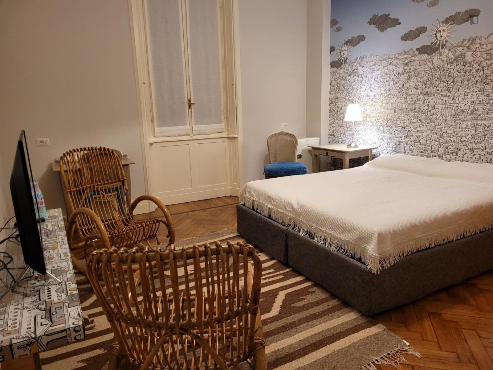 Bright two bedroom apartment close to De Angeli metro station photo 1