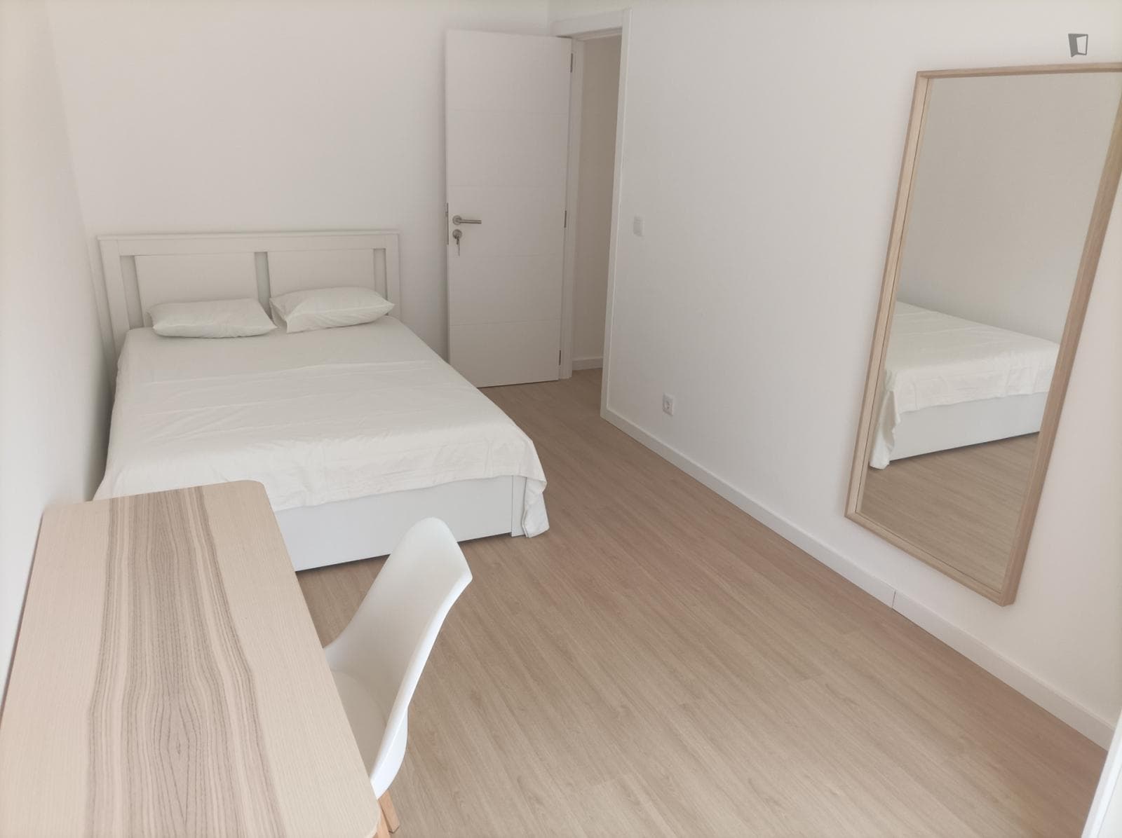 Welcoming double bedroom in Alameda photo 1