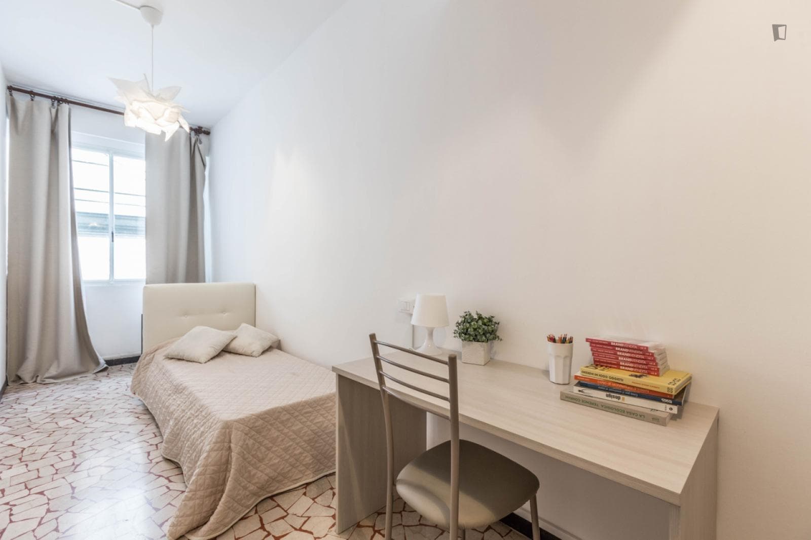 Snug single bedroom near Parco della Montagnola photo 1
