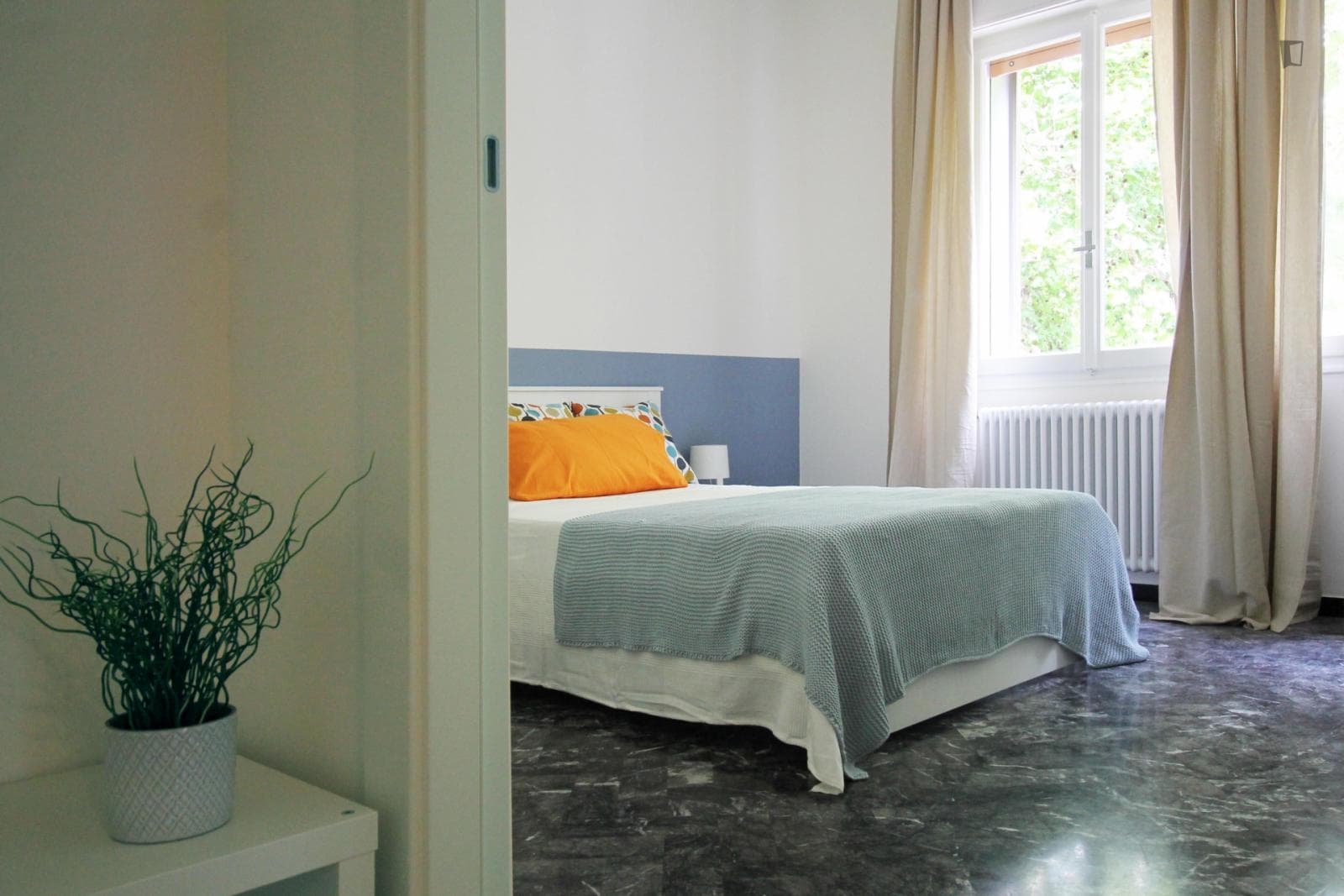 Neat single bedroom in Bolognina photo 1