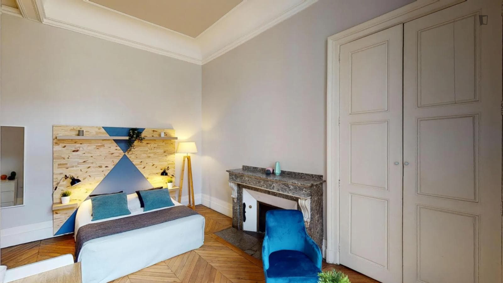 Very nice double bedroom near the Esquirol metro photo 1