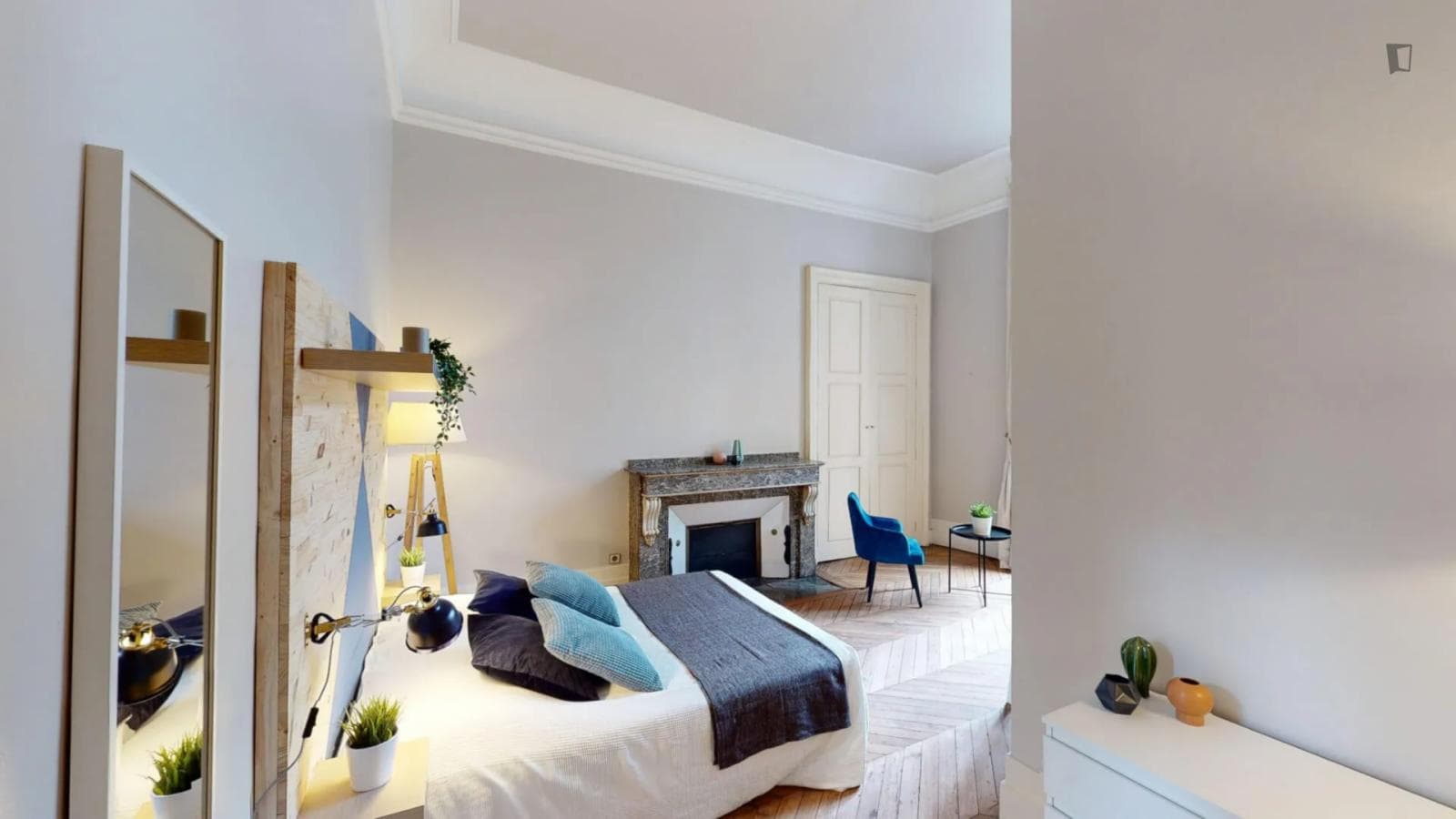 Property photo thumbnail