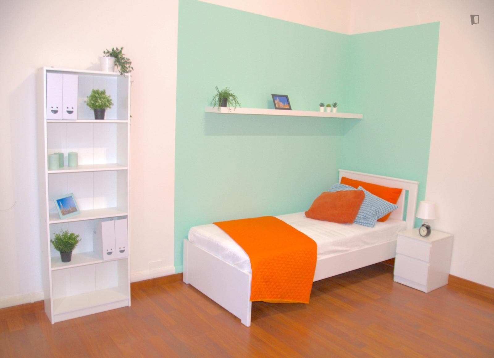 Inviting single bedroom in the heart of Modena photo 1