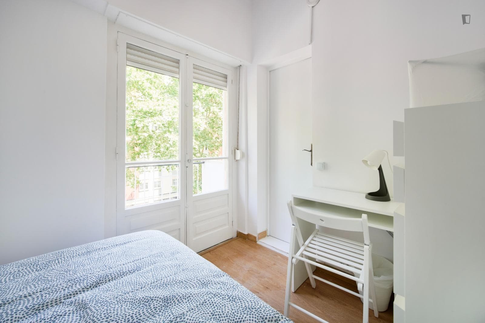Lovely single bedroom with a balcony, in Benfica photo 1