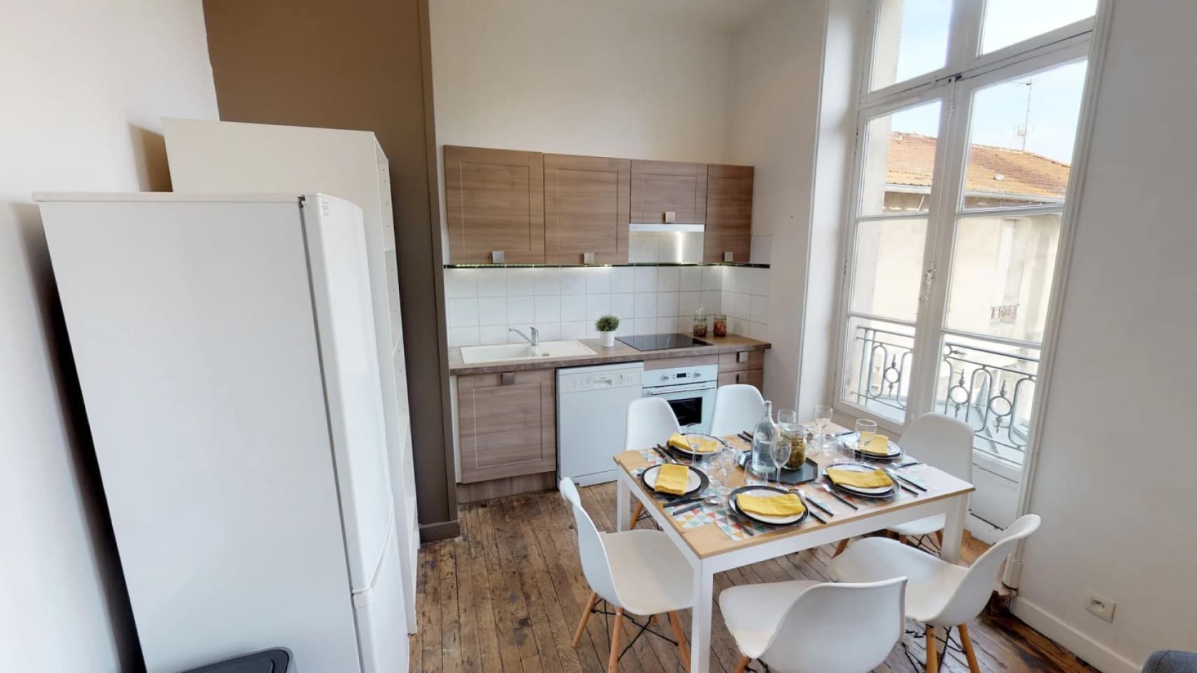 4-Bed Apartment on rue des Deux Ponts photo 1