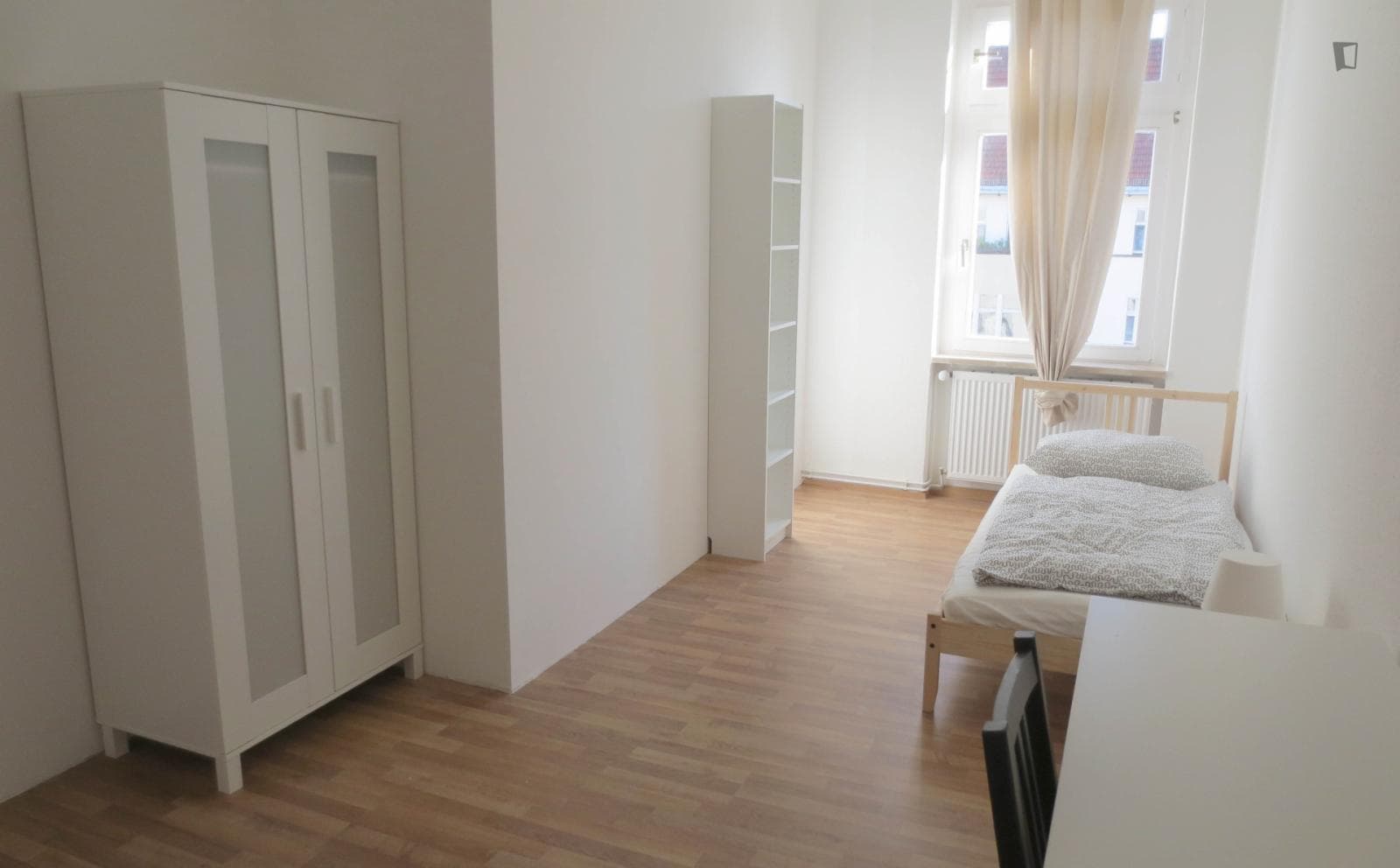 Luminous single bedroom near the Rehberge metro photo 1