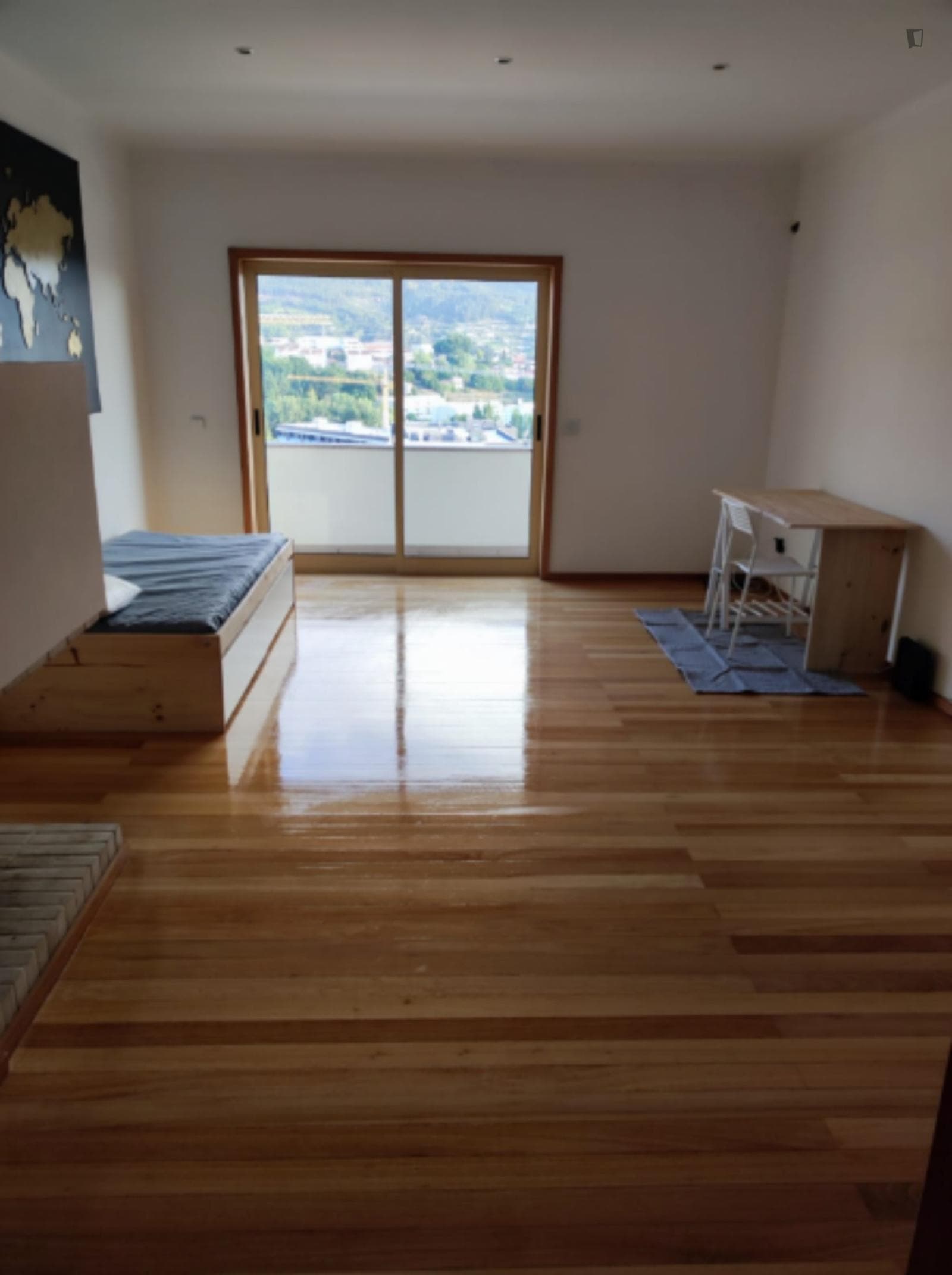 Bright Single Bedroom with a balcony close to Minho University photo 1
