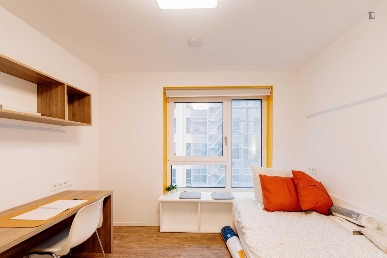 Neat single bedroom in Oberschöneweide photo 1
