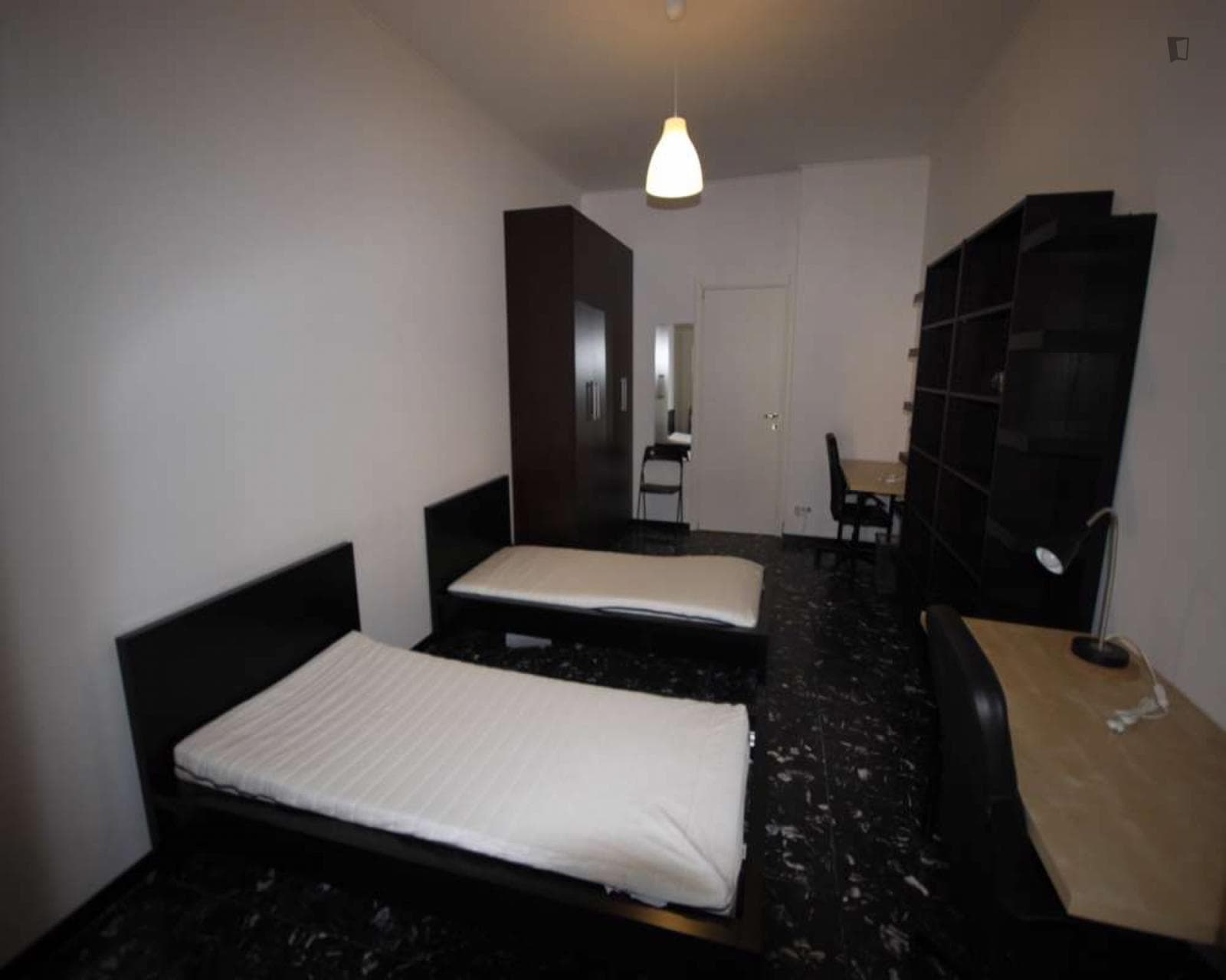 Comfy twin bedroom in Giambellino-Lorenteggio photo 1