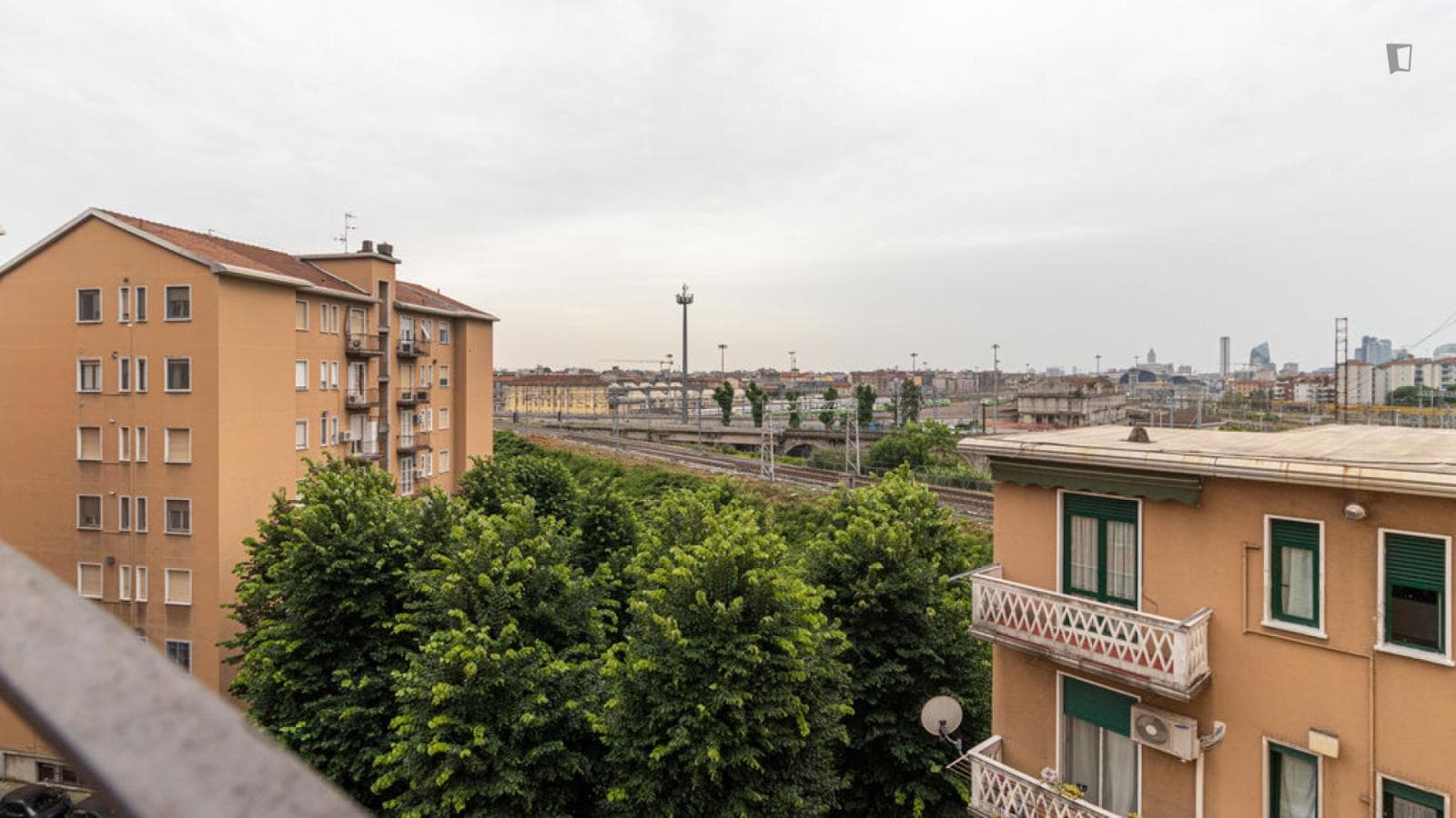 Elegant 2-bedroom apartment near the Turro metro  photo 1